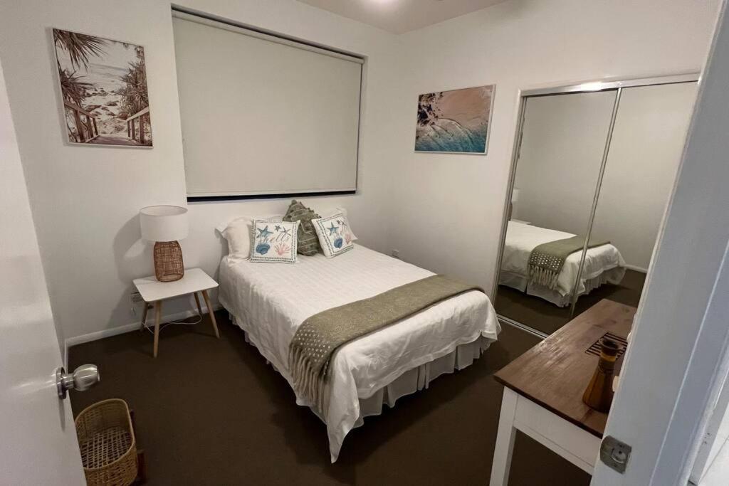 Beach Pad Private Town house Sea Views Dual living 5 Beds