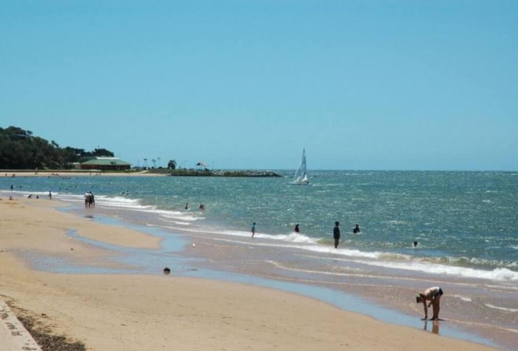 Beach Pad Private Town house Sea Views Dual living 5 Beds