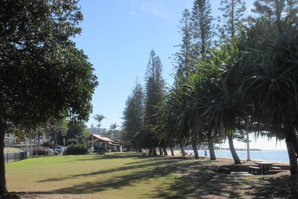 Beach Pad Private Town house Sea Views Dual living 5 Beds