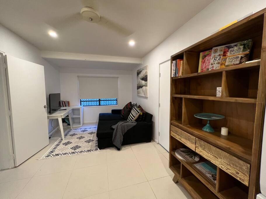 Beach Pad Private Town house Sea Views Dual living 5 Beds