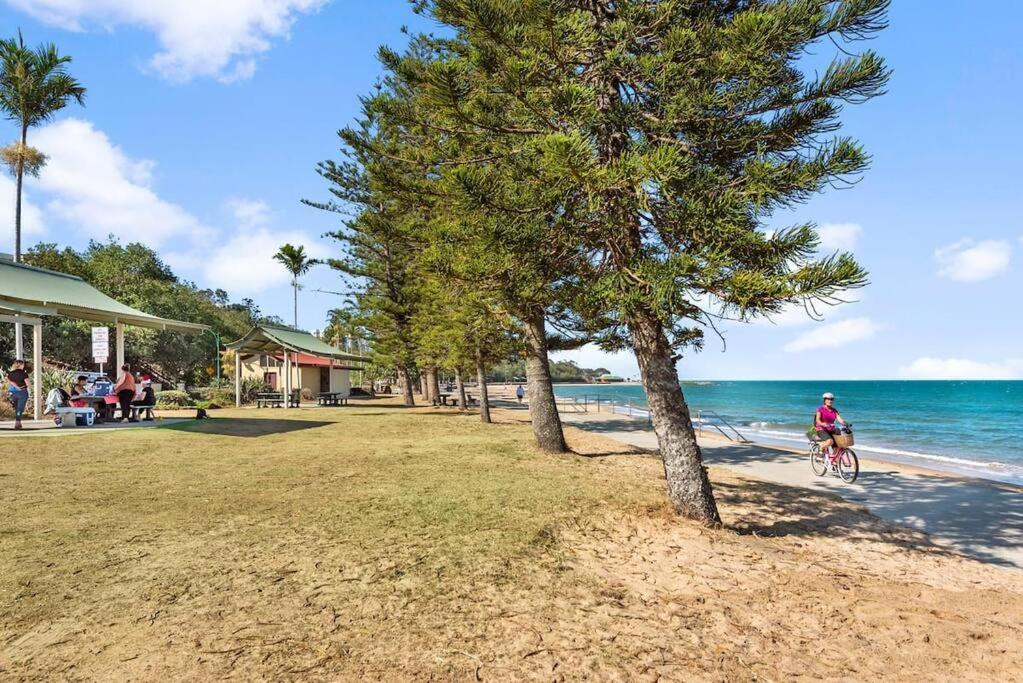 Beach Pad Private Town house Sea Views Dual living 5 Beds