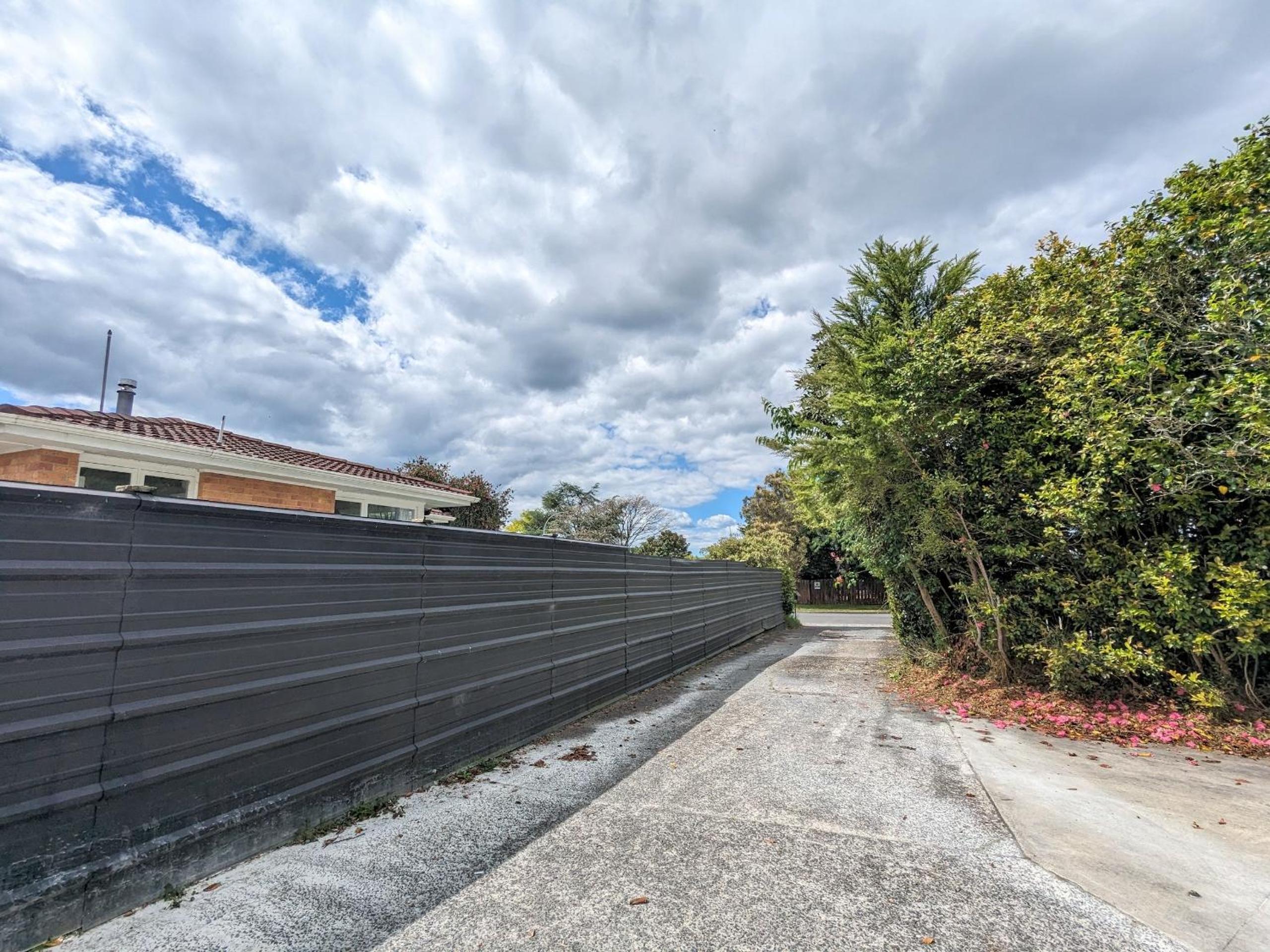 4 Bedrooms Escape, close to CBD view 5