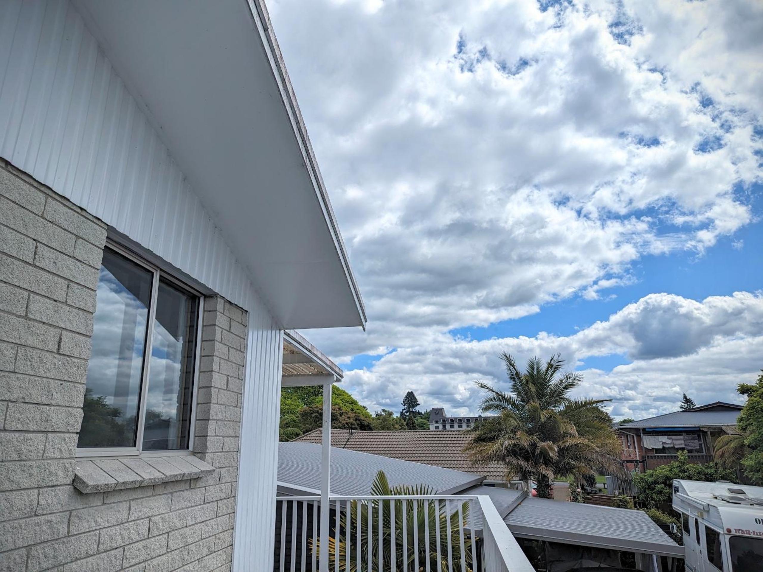 4 Bedrooms Escape, close to CBD view 2