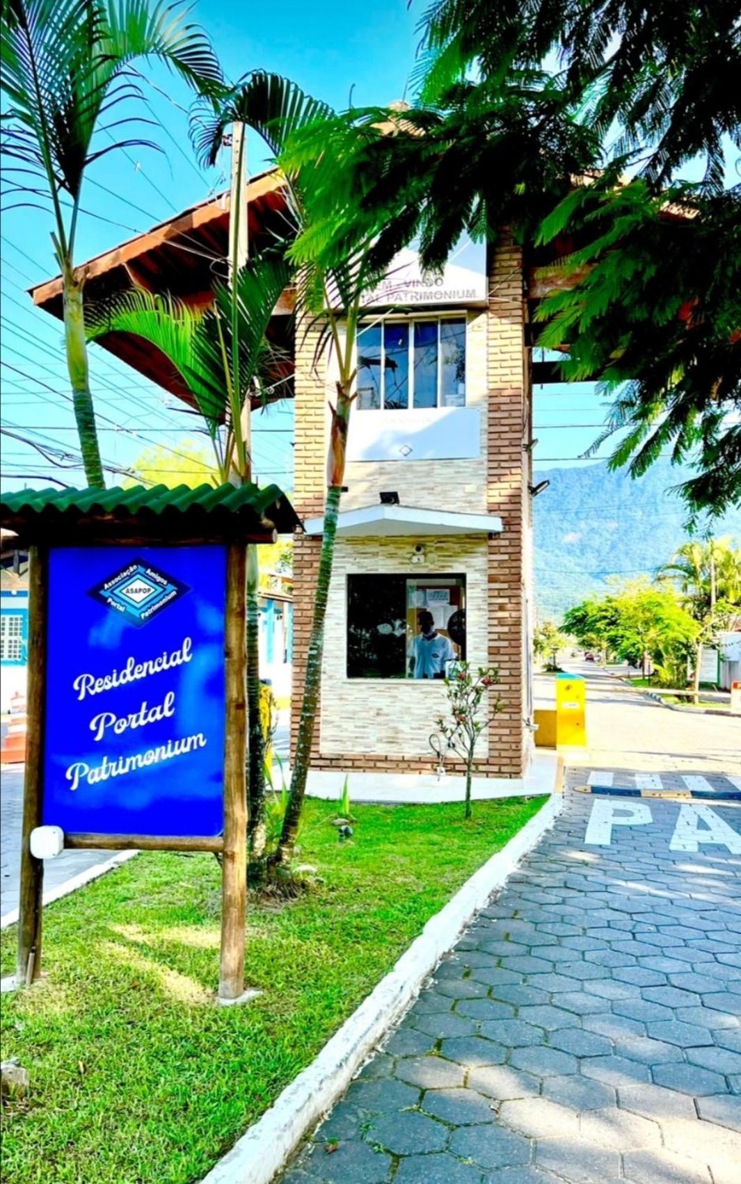 Casa de Praia Massaguaçu! Ao meio Áreas Arborizadas