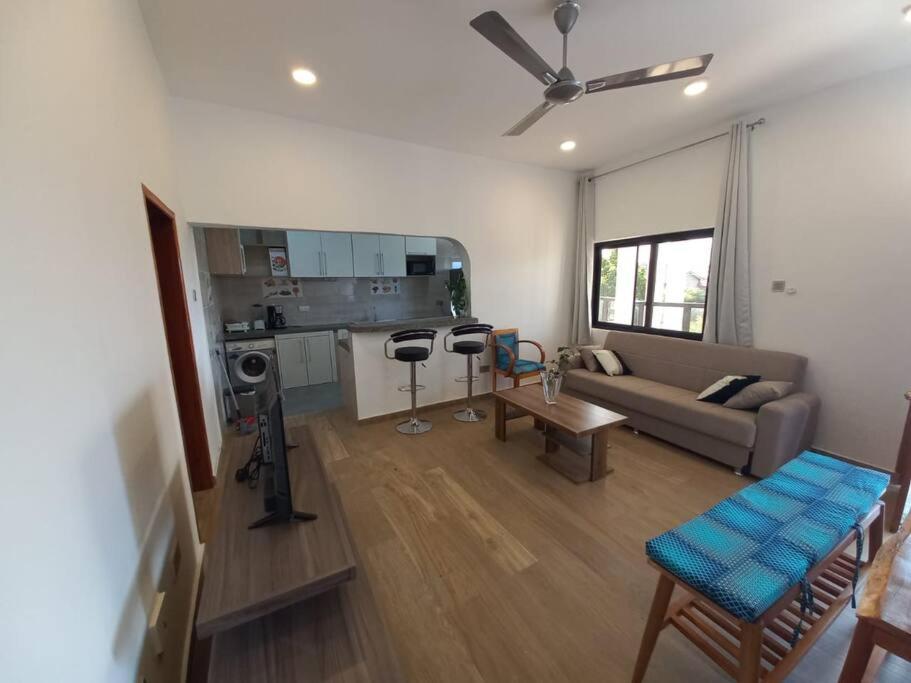 Modern, fully equipped 1-bed Apt view 3
