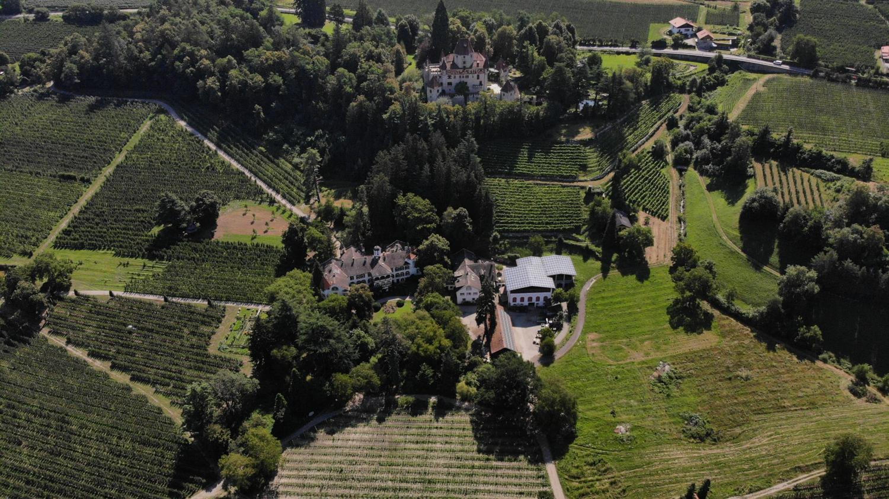 Castel Campan view 4