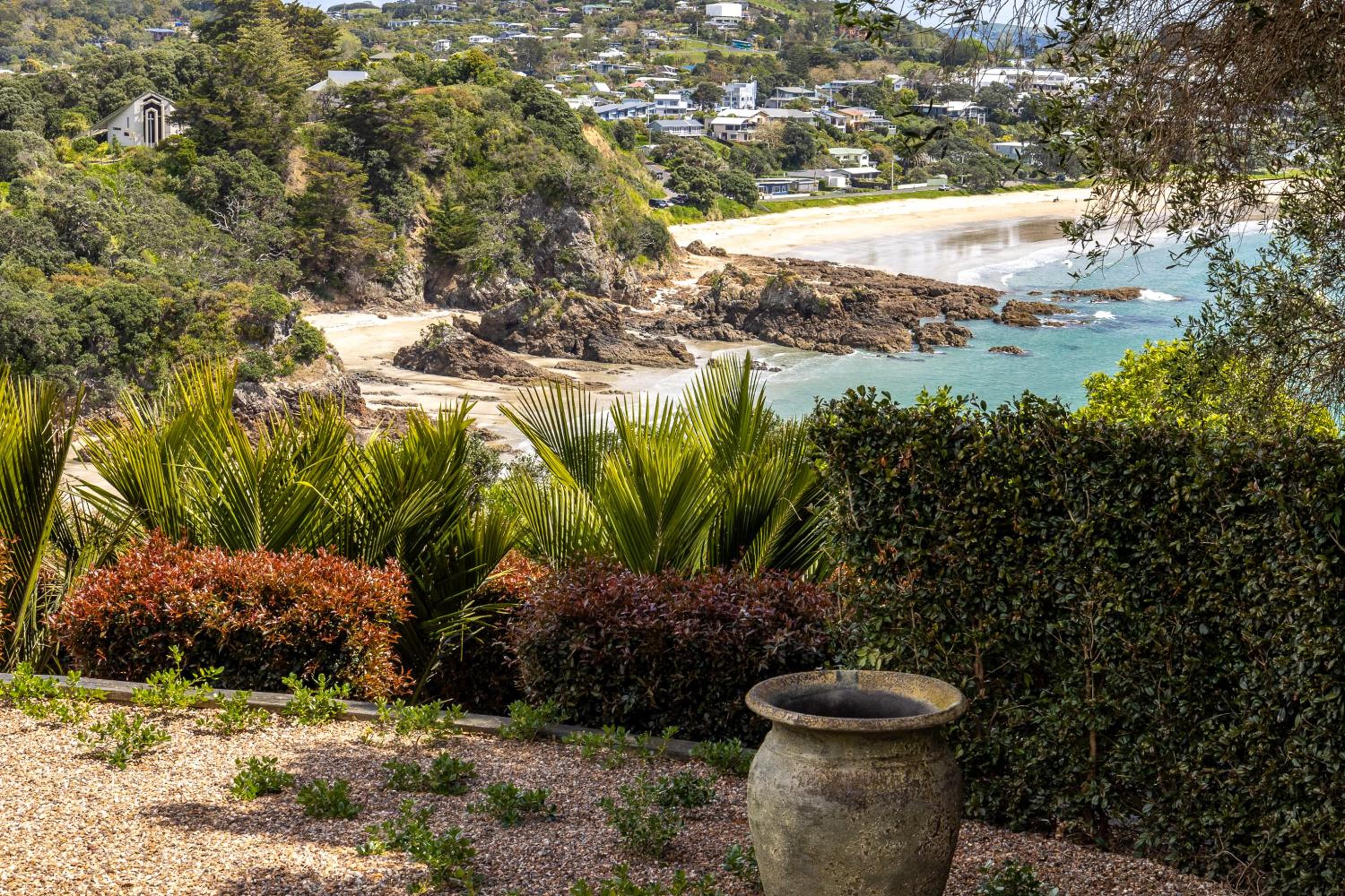 Smiths Cottage - Stay Waiheke view 4