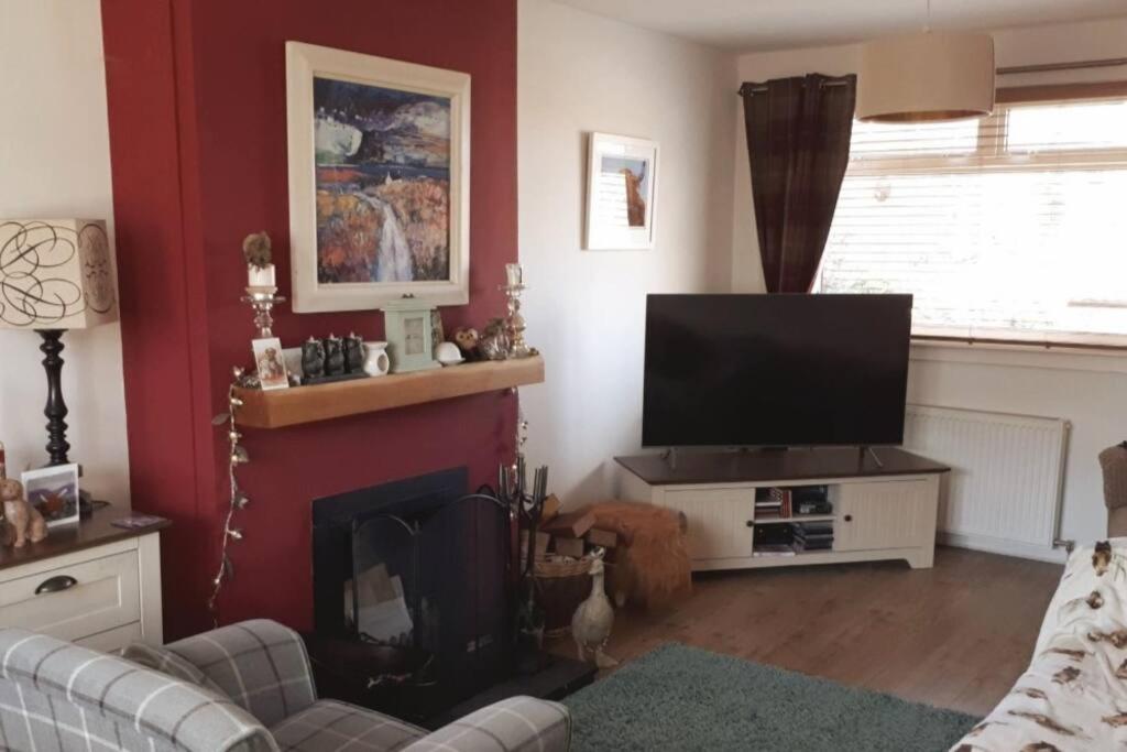 Spacious 2 bedroom house on the edge of Balloch view 2