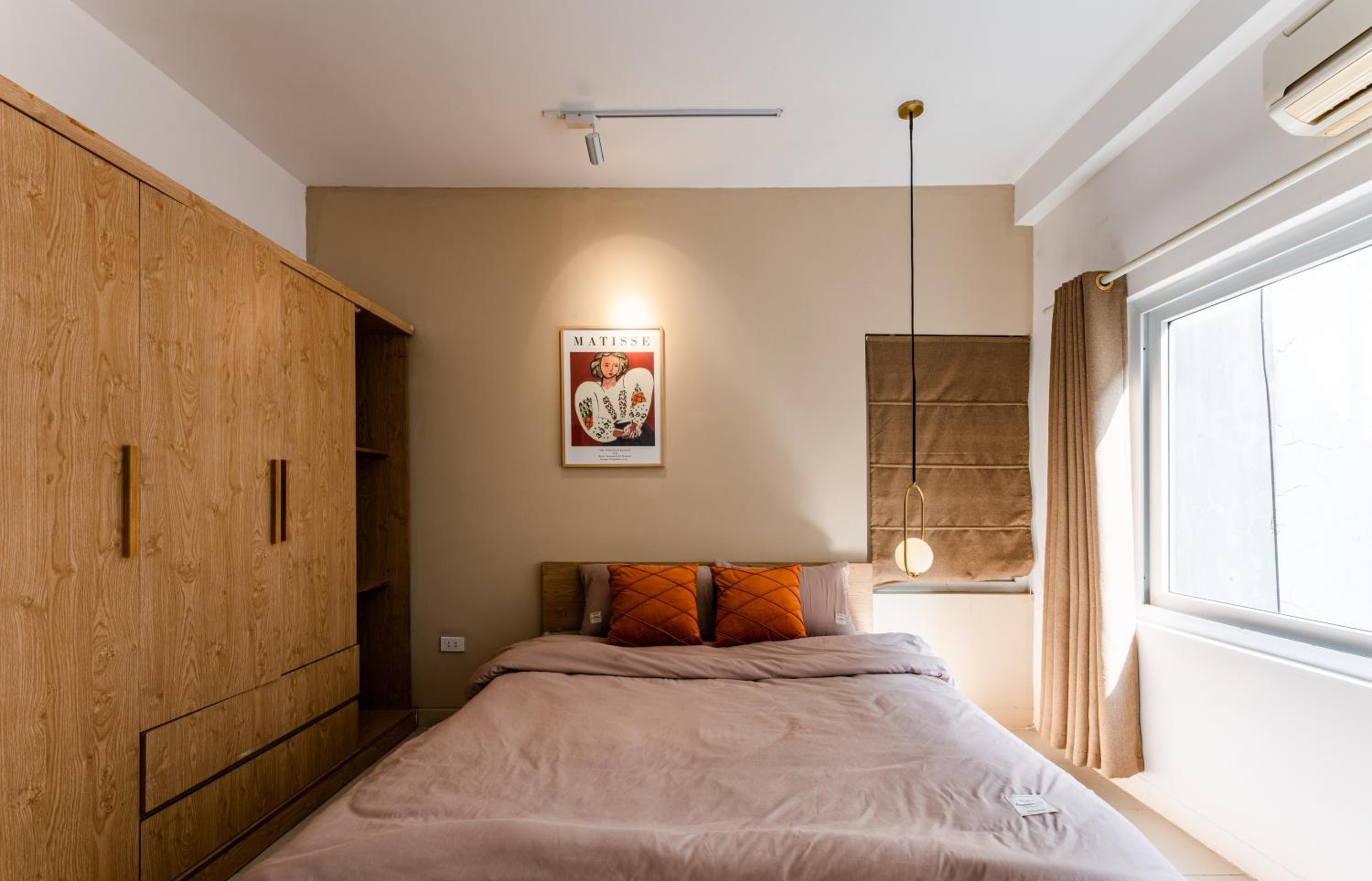ANNAM Panorama Lakeview - Garden & Balcony - WestLake