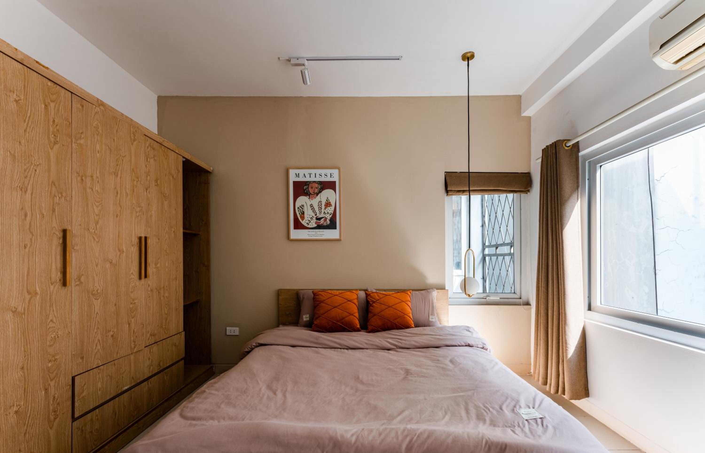 ANNAM Panorama Lakeview - Garden & Balcony - WestLake