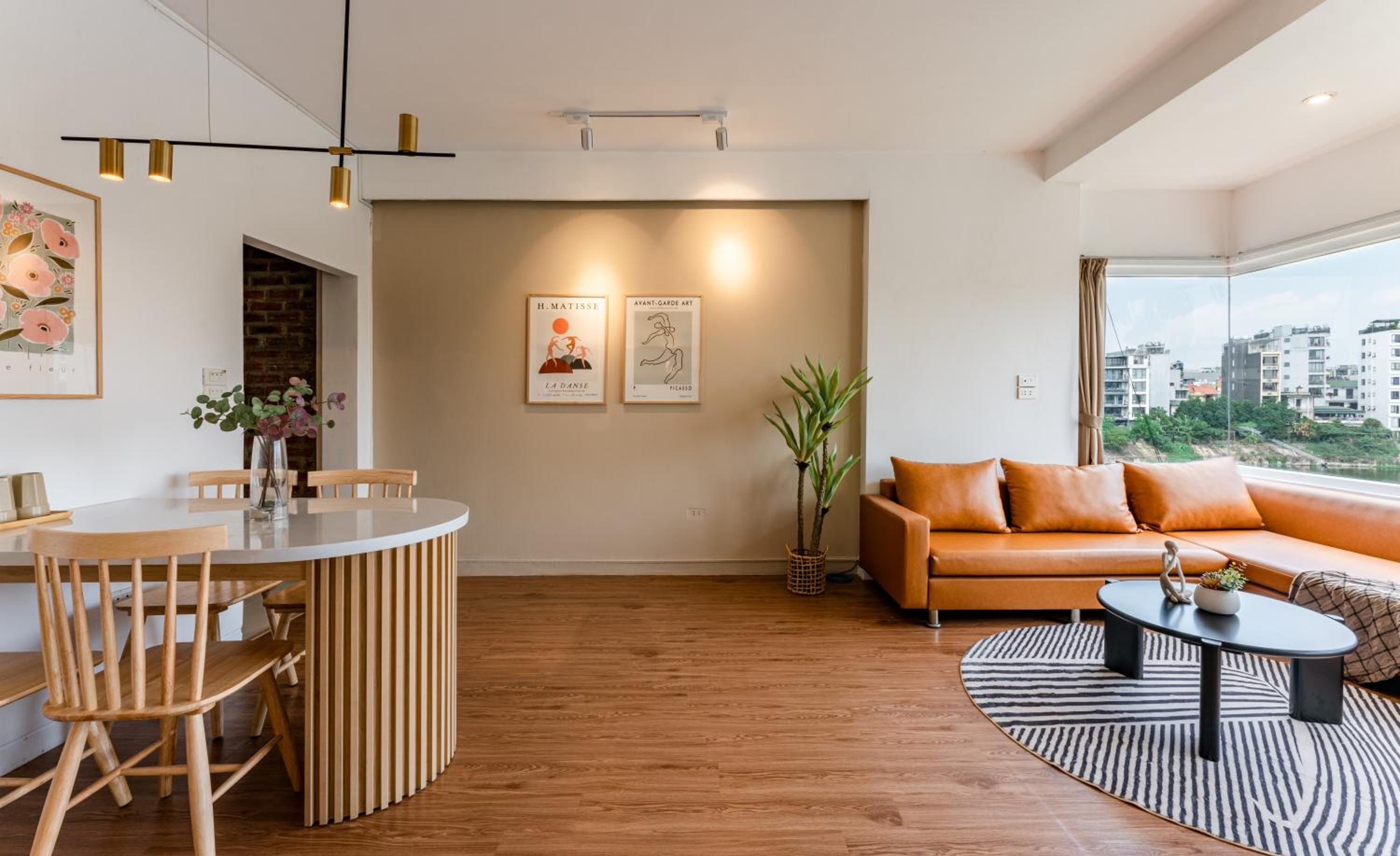 ANNAM Panorama Lakeview - Garden & Balcony - WestLake