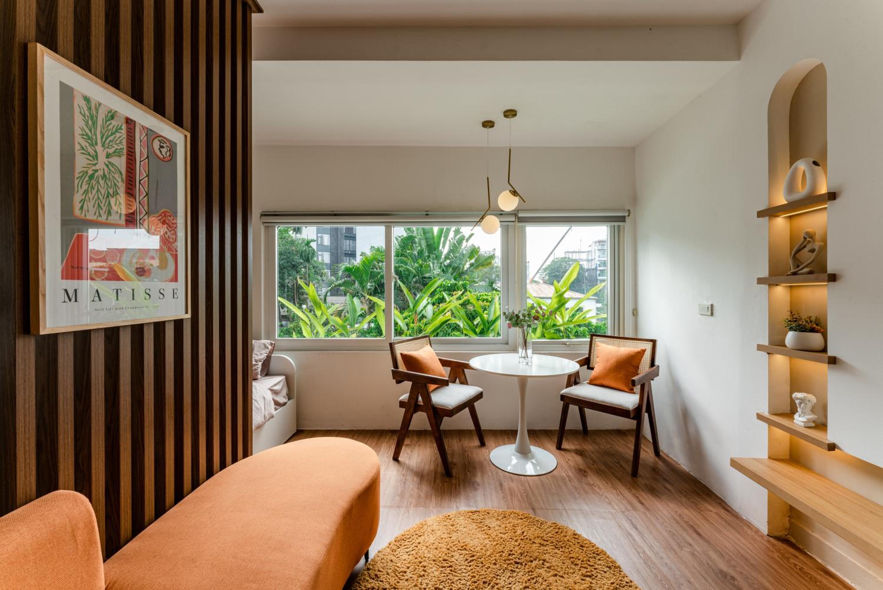 ANNAM Panorama Lakeview - Garden & Balcony - WestLake