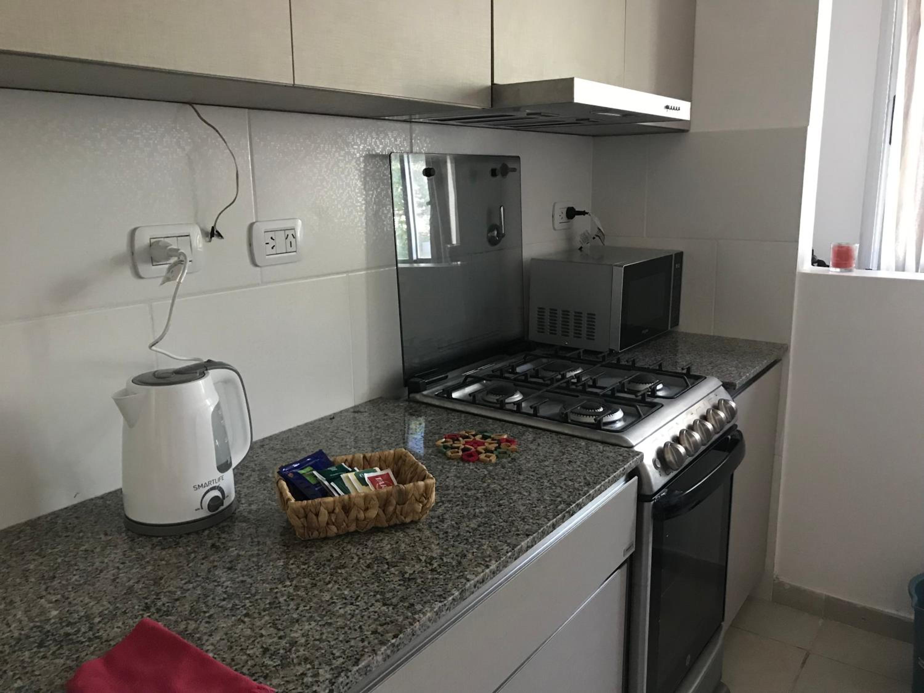Avenida Departamento completo, cerca de todo