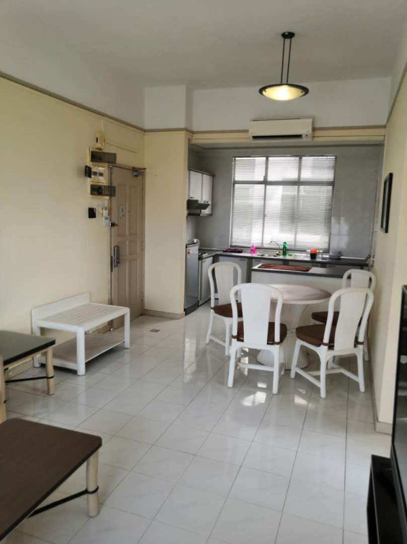 Mahkota Hotel Apartment - 2 Rooms New Renovated free WiFi photo 3