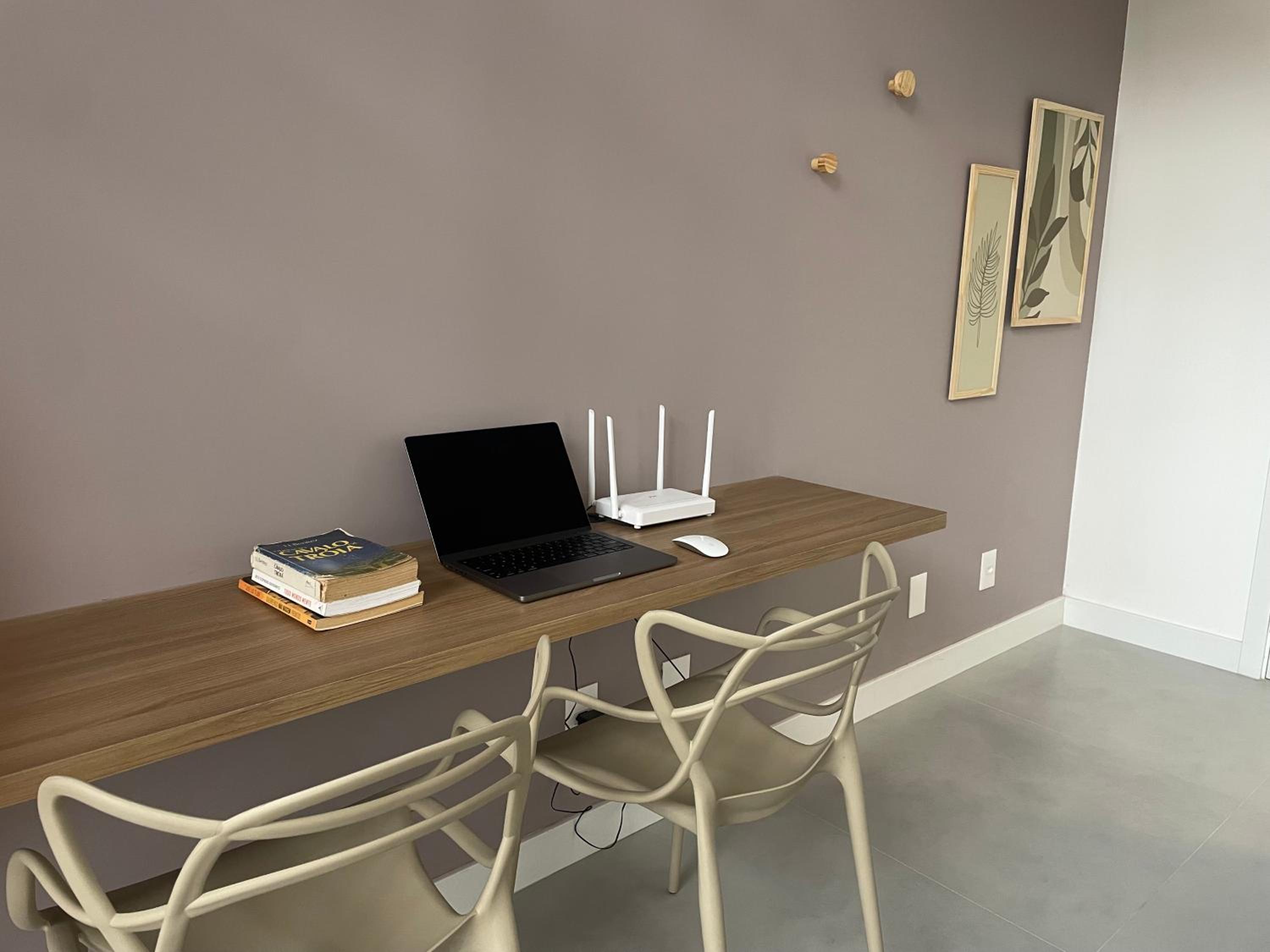Loft Moderno, 500m Praia, Piscina, Sauna, WiFi 1GB