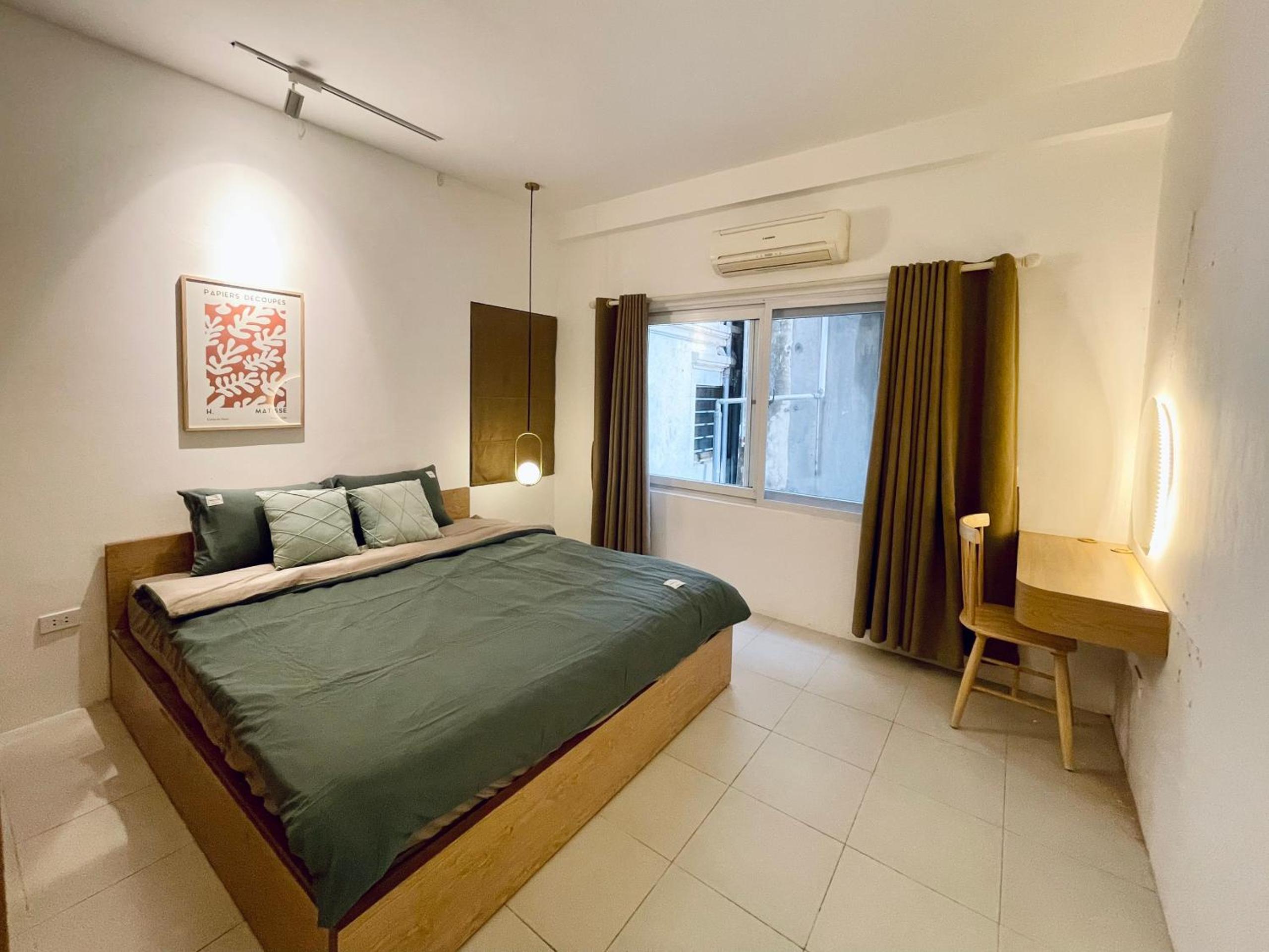 ANNAM Panorama Lakeview - Garden & Balcony - WestLake
