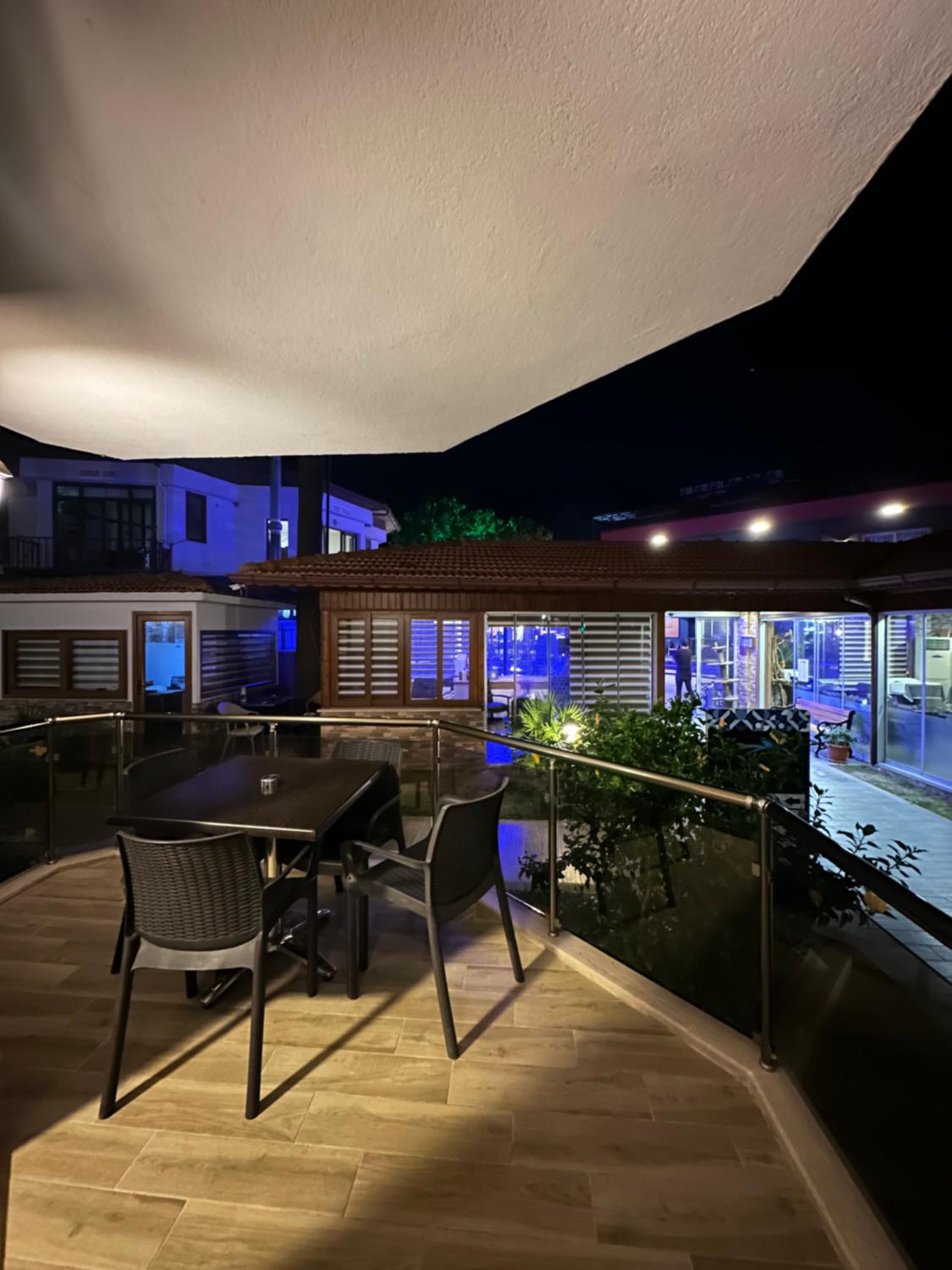 Dolphin Apart Hotel