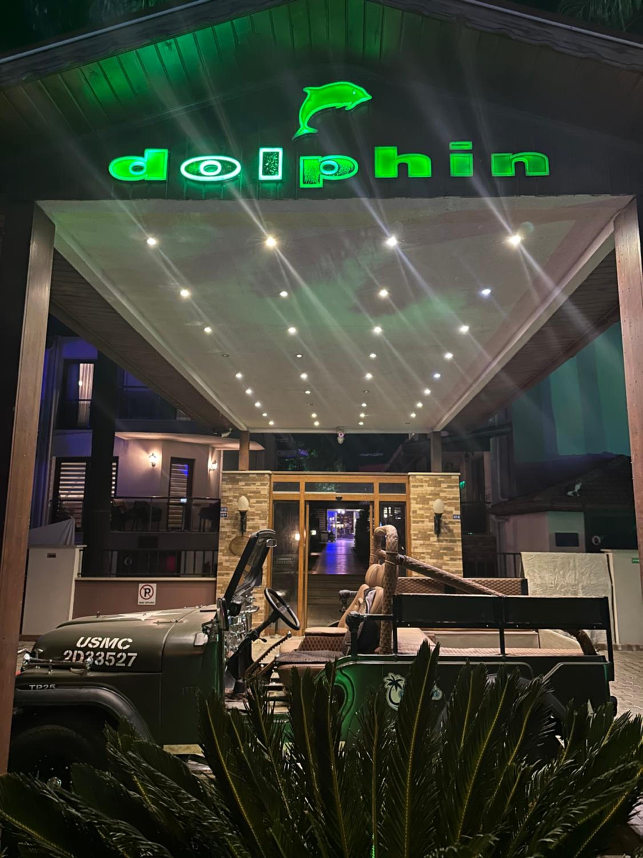 Dolphin Apart Hotel