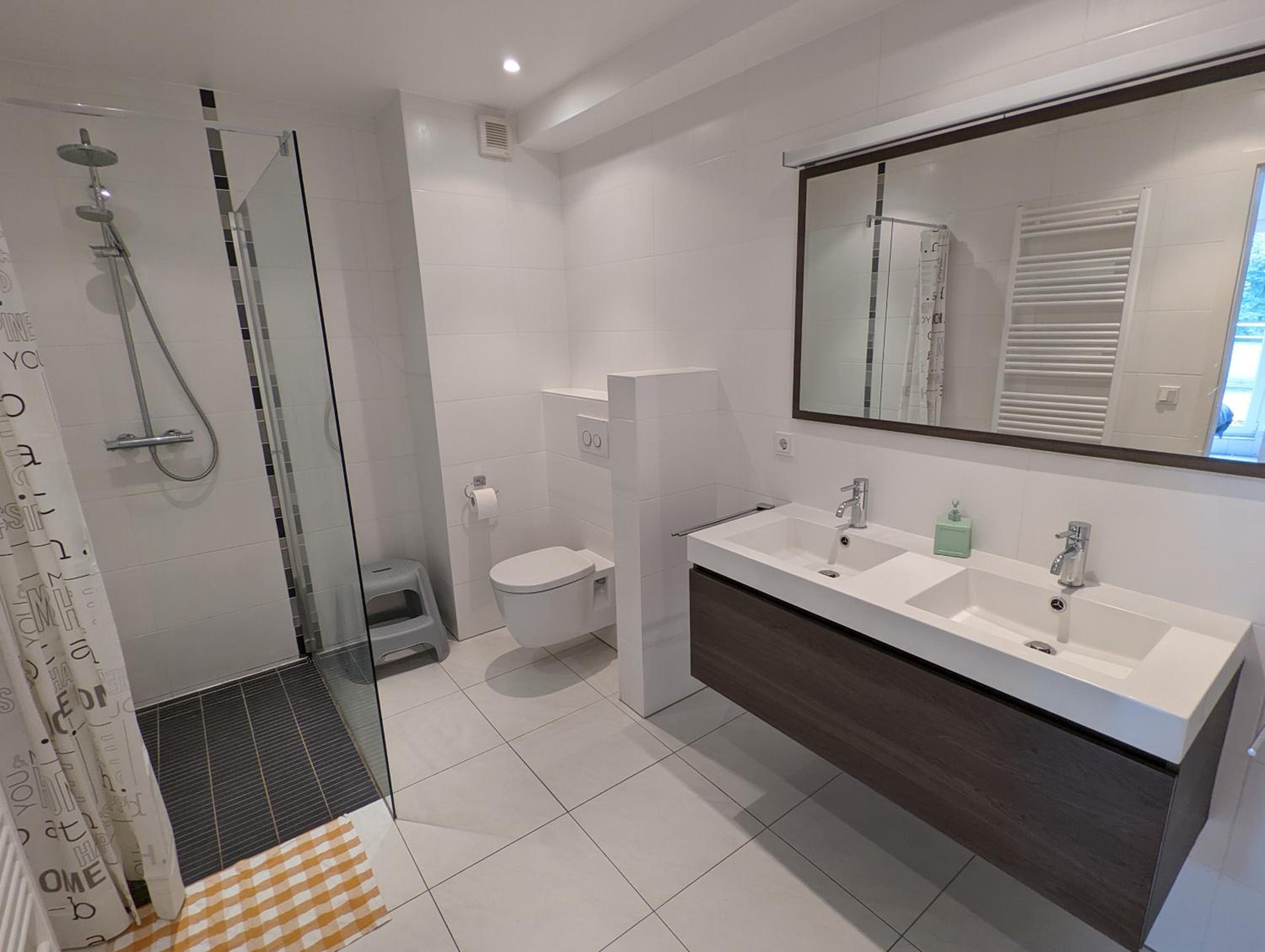 1BR Apartment with Garage in Kirchberg