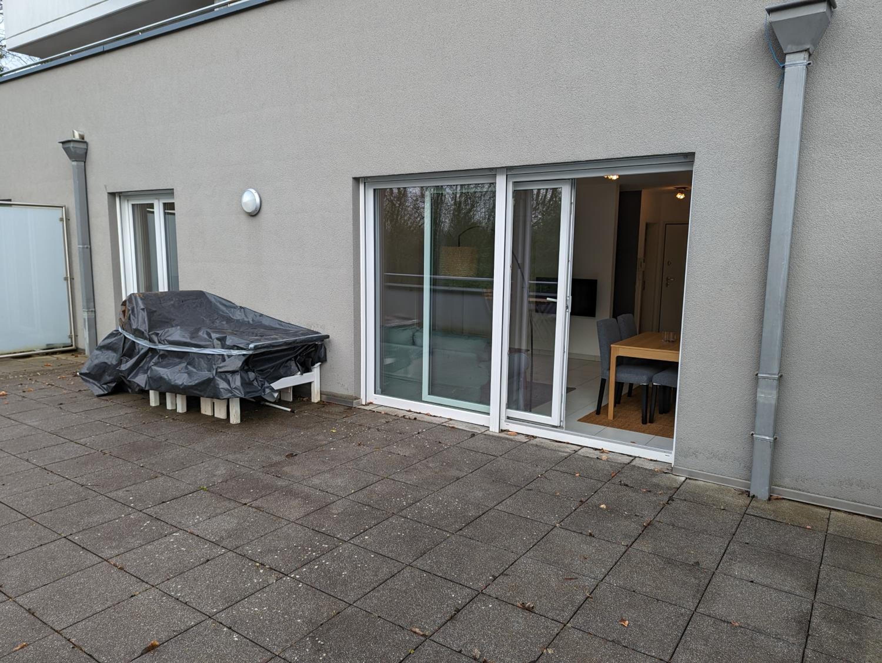 1BR Apartment with Garage in Kirchberg