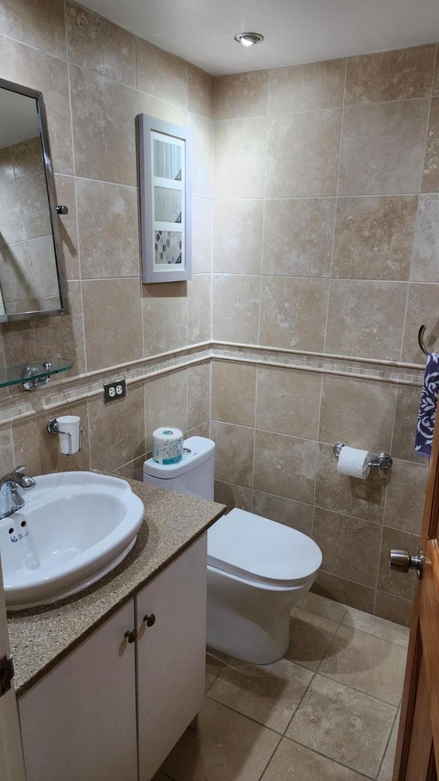 Beautiful 2BR and 2 en-suite bathroom with Marina and Sunset views