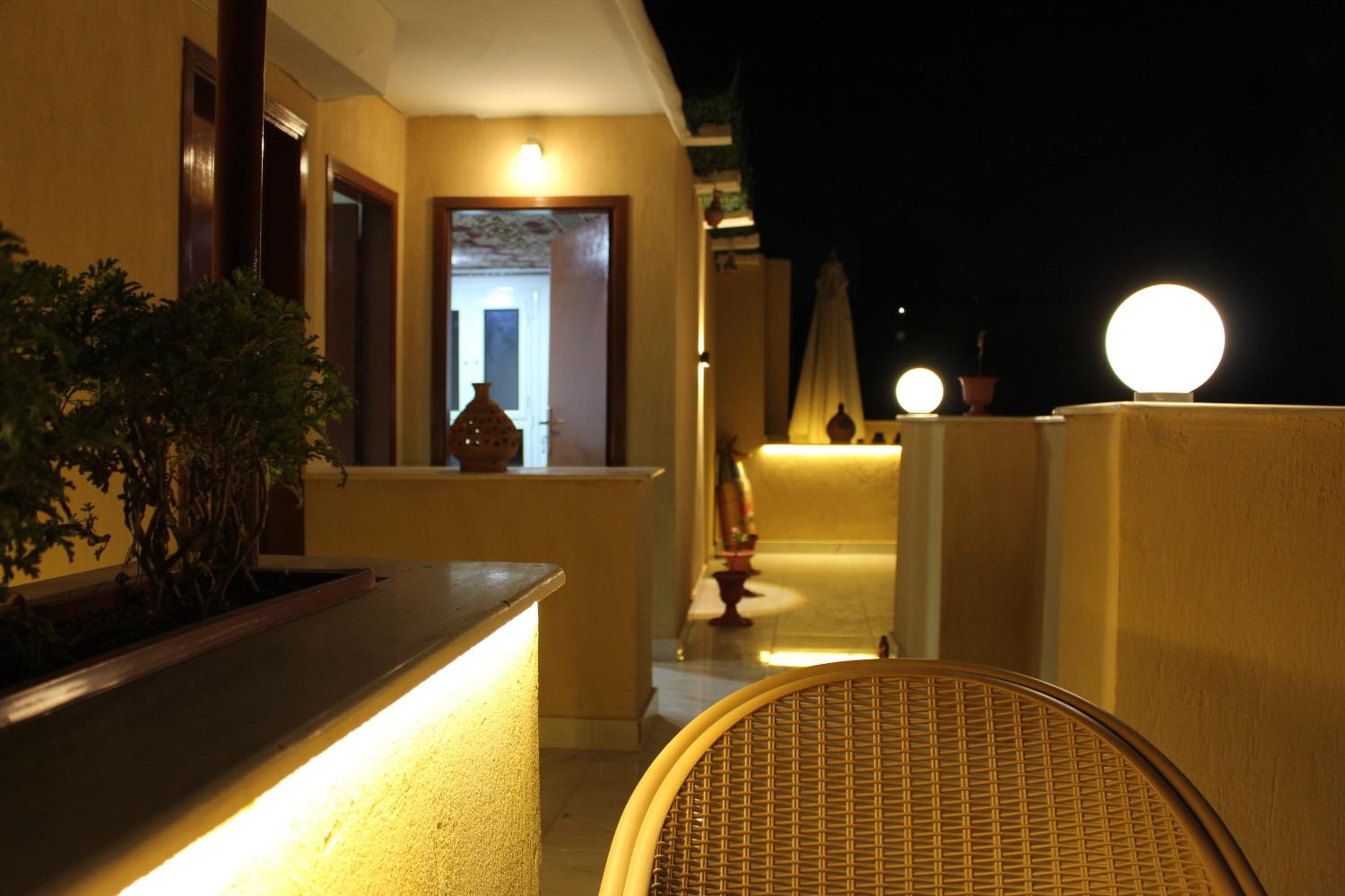Discover pyramids inn