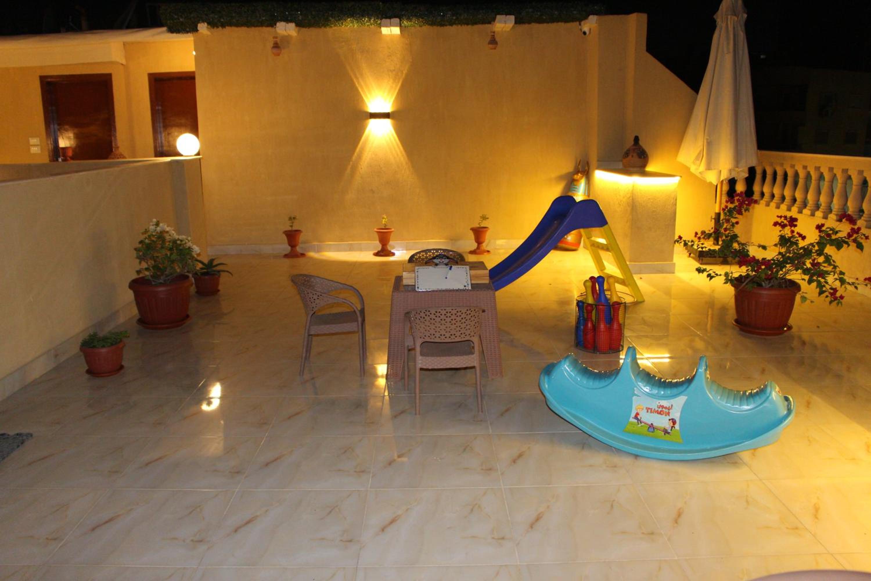 Discover pyramids inn