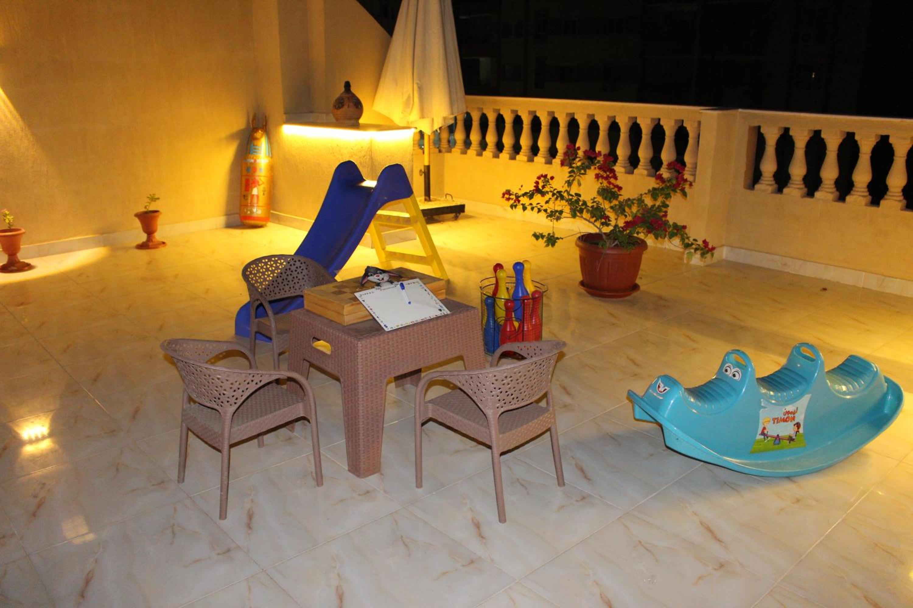 Discover pyramids inn