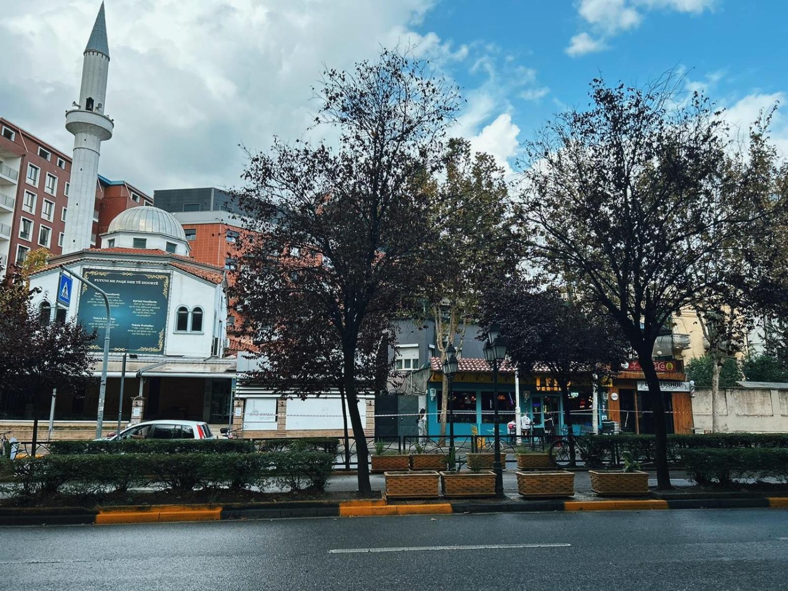 Clinton Tirana Inn