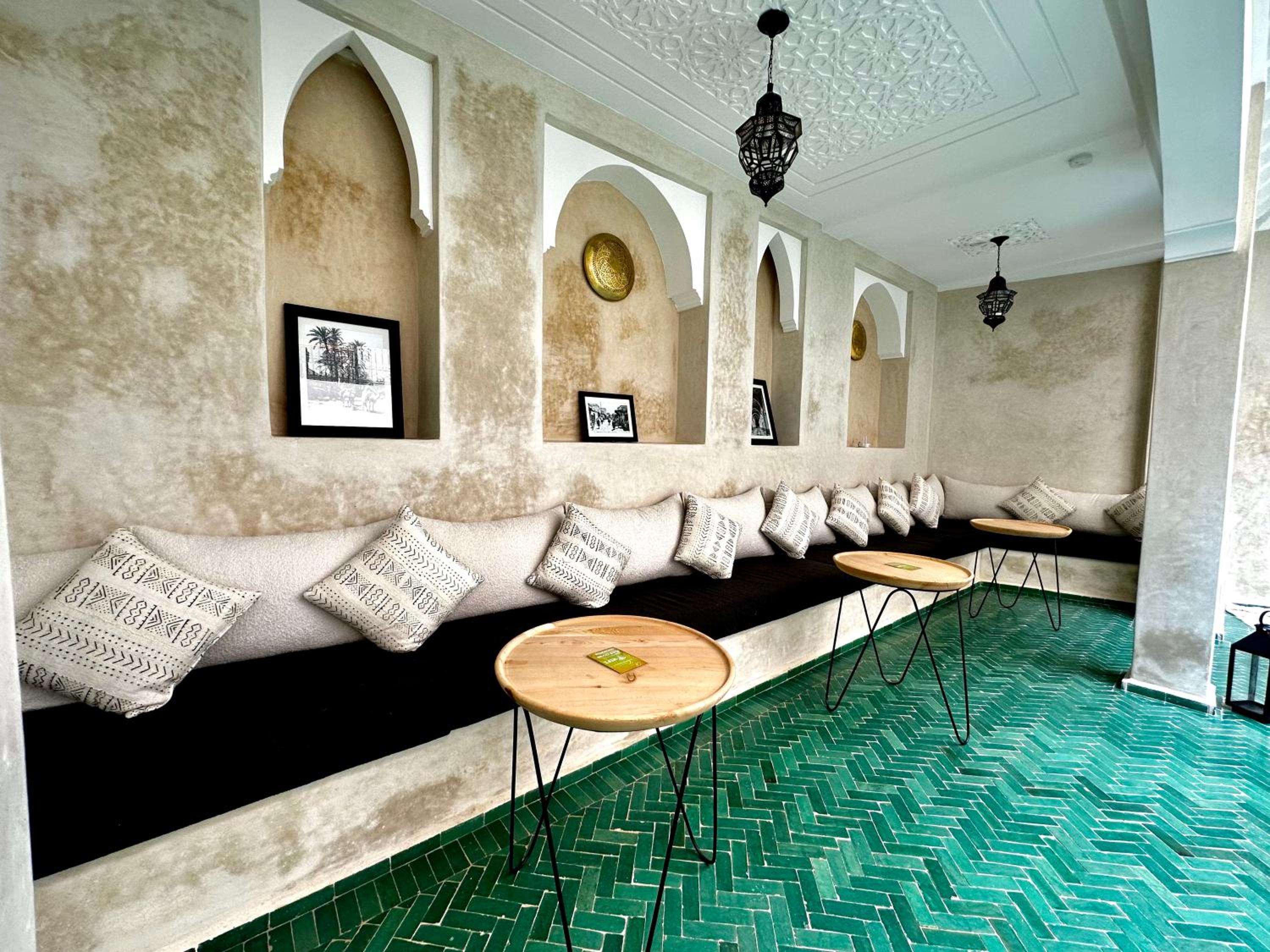 lounge