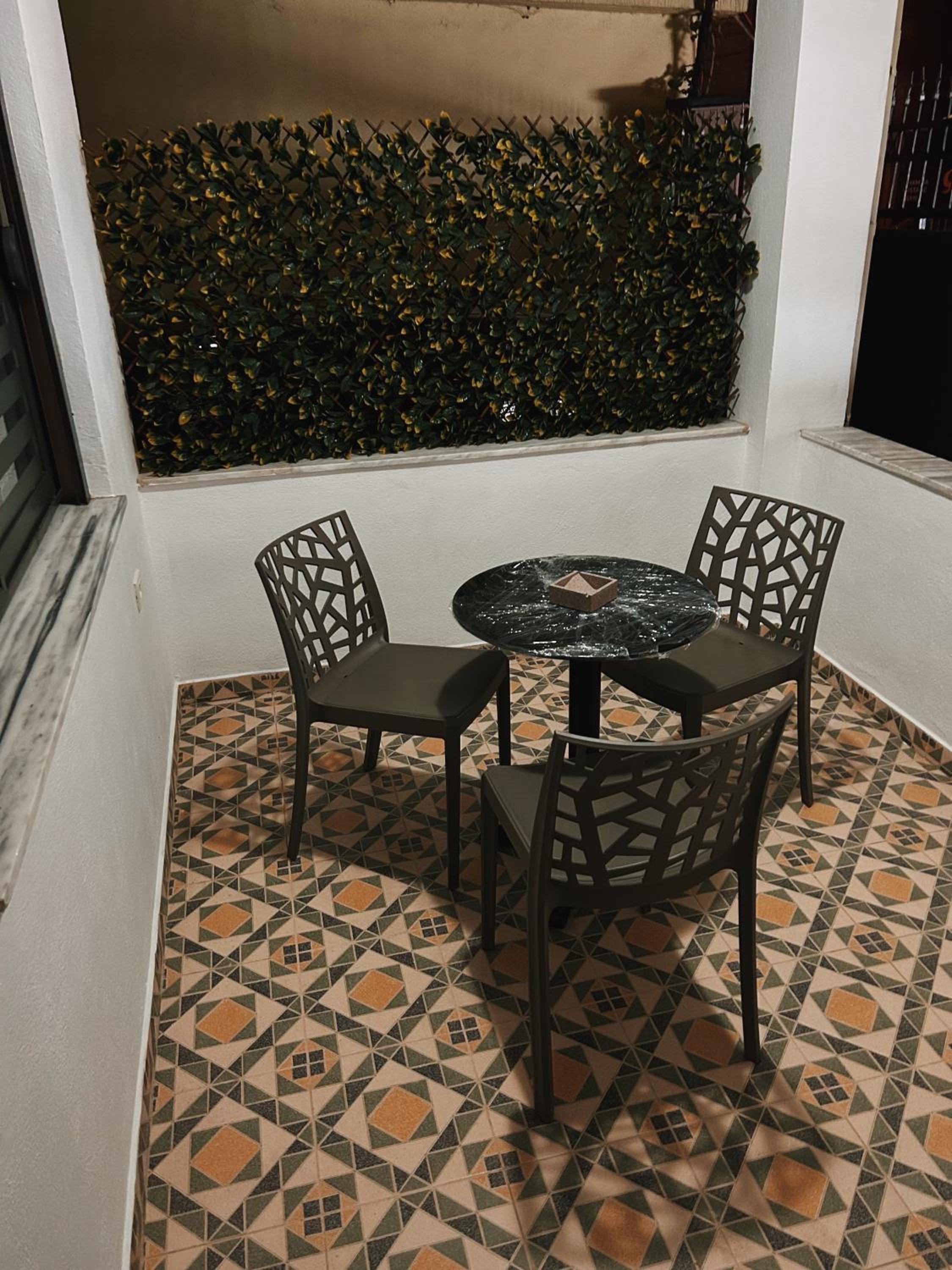 Clinton Tirana Inn