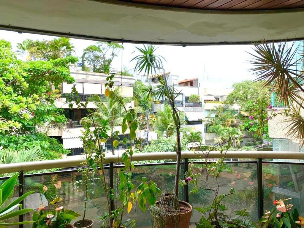 Apartamento J Oceânico 2 suites garagem e proximo a praia