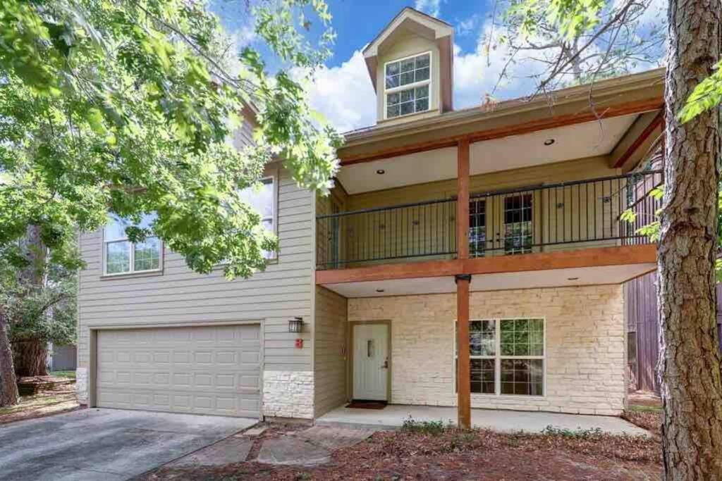 Hotel Timber Top golf course view - Image 1