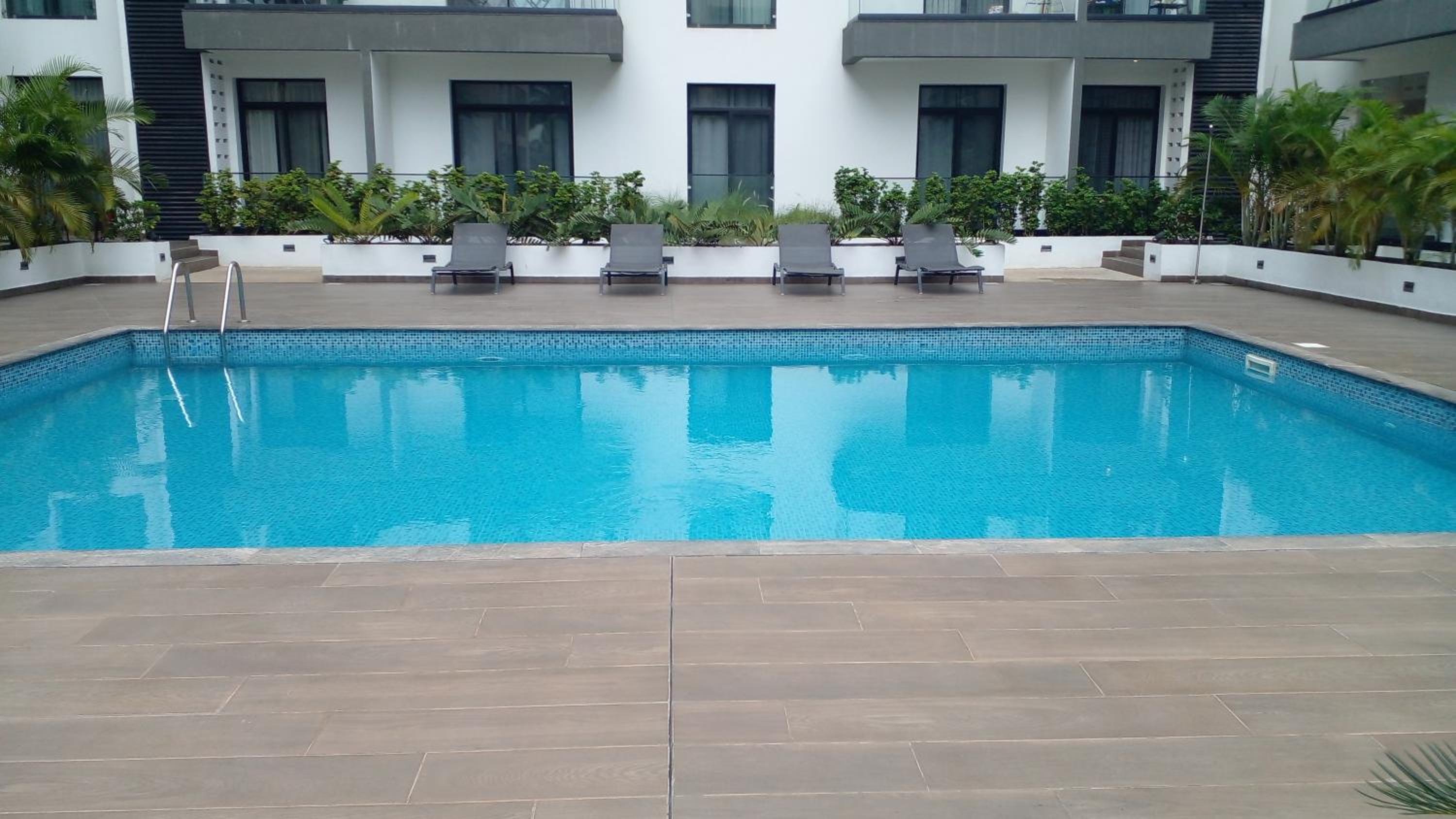 Embassy garden by Eric view 5