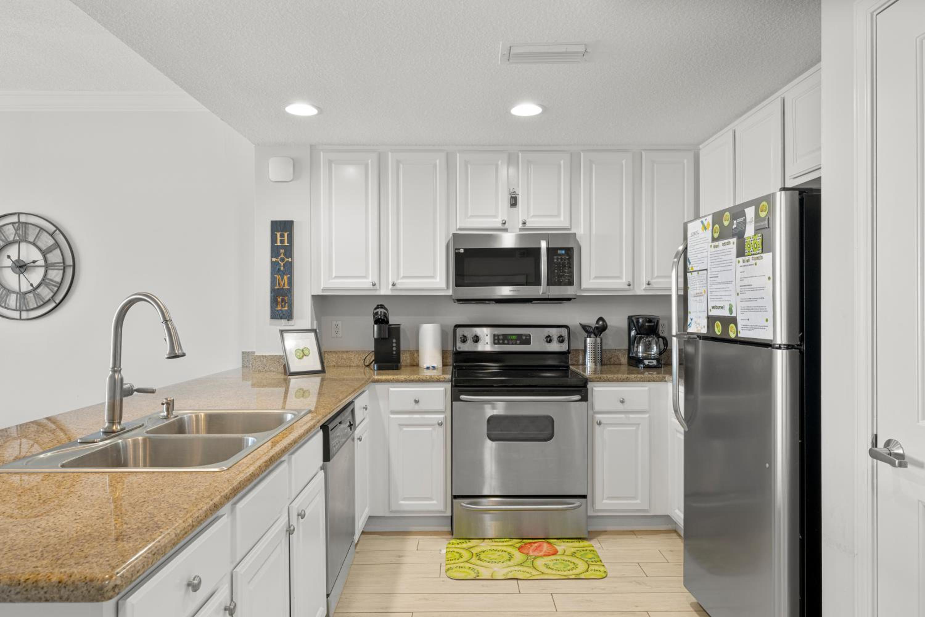 Spectacular 3BD Beachfront Condo! Spacious! by Dolce Vita Getaways PCB view 5