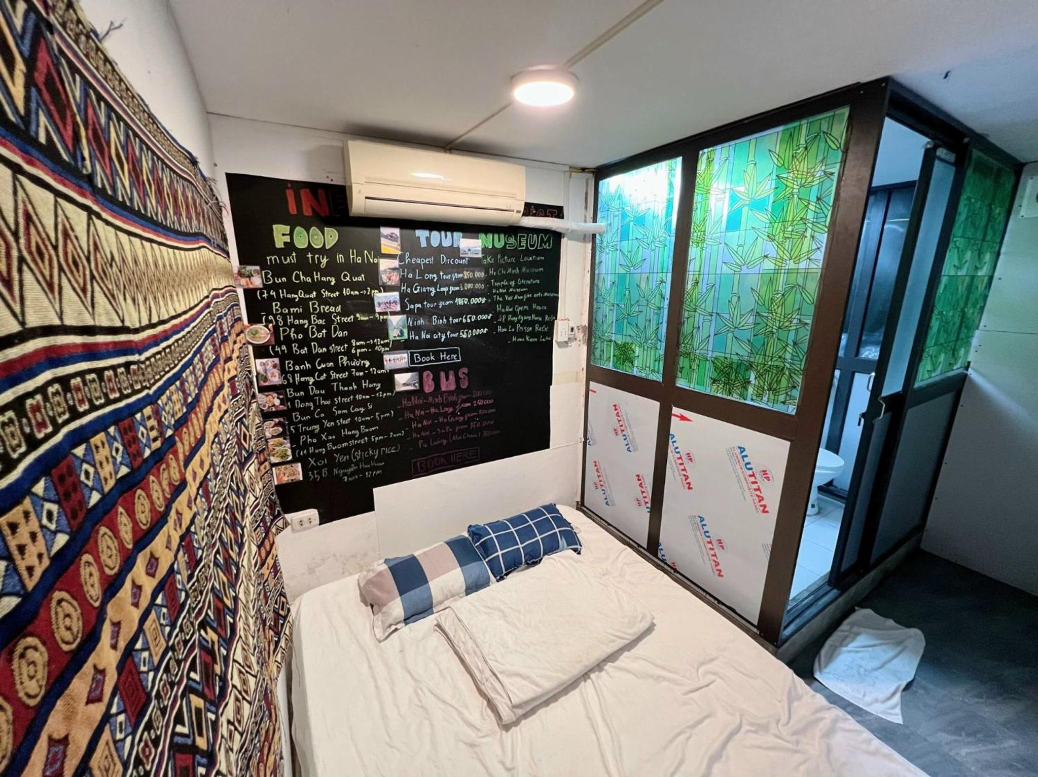 Ubuntu Hostel and Tour