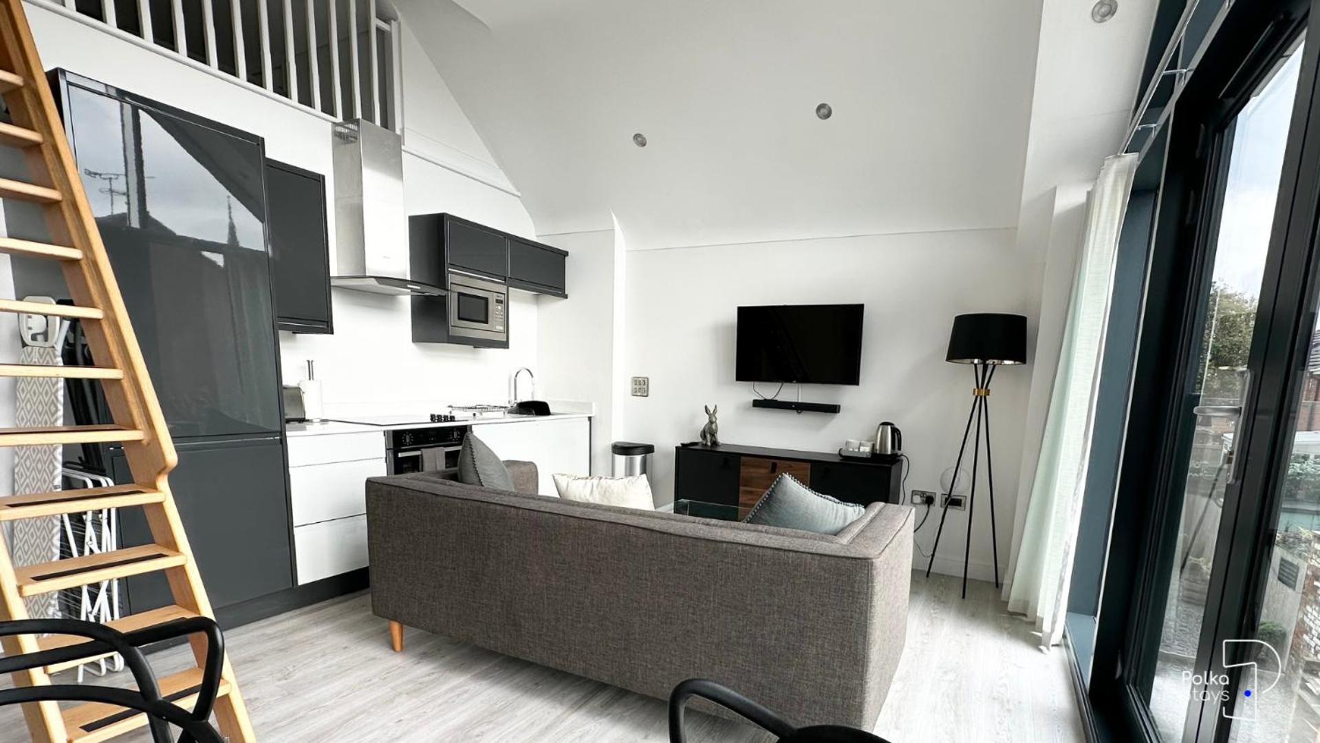 The Stables, Chester - Luxury Apartments by PolkaStays view 4