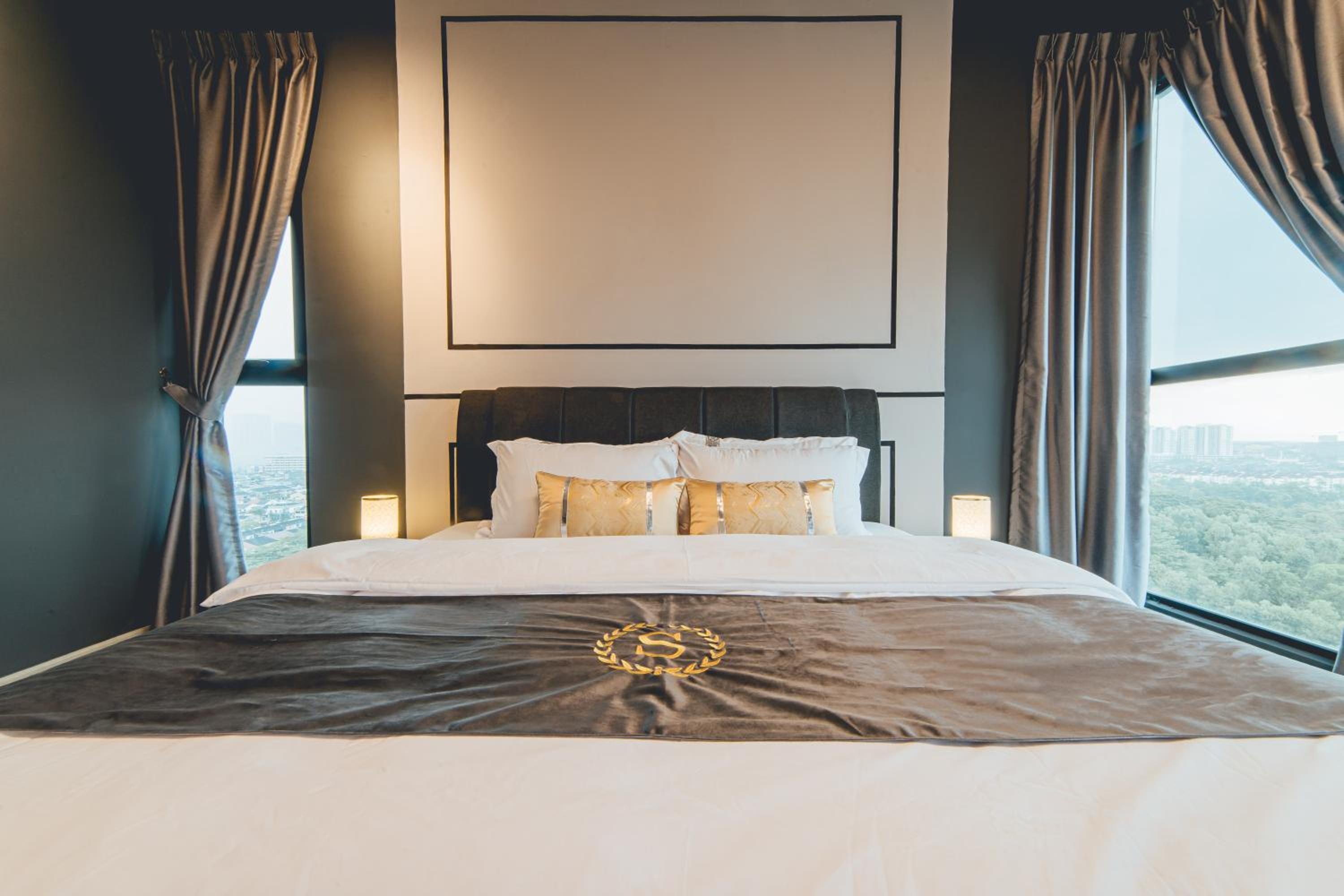 Mosaic Grand Luxury 3BR w bathtub near Midvalley by Our Stay