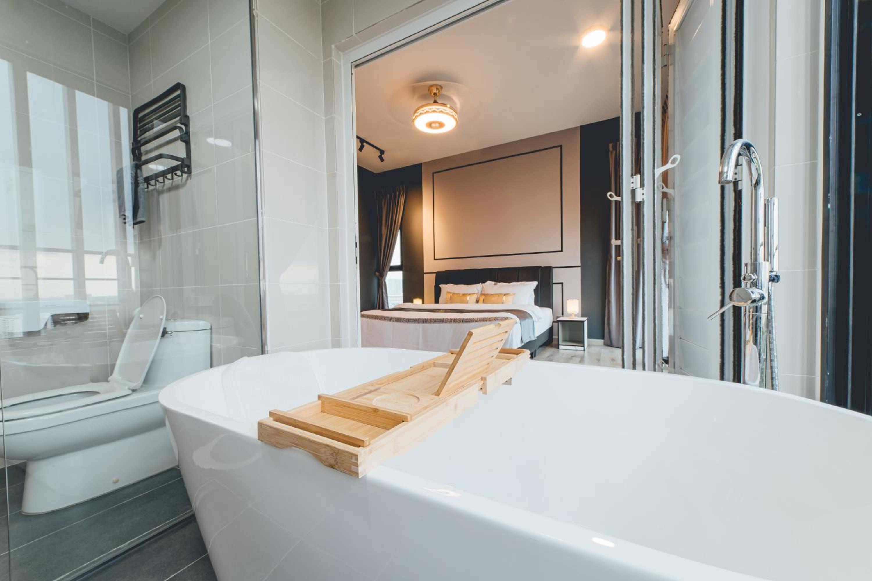 Mosaic Grand Luxury 3BR w bathtub near Midvalley by Our Stay