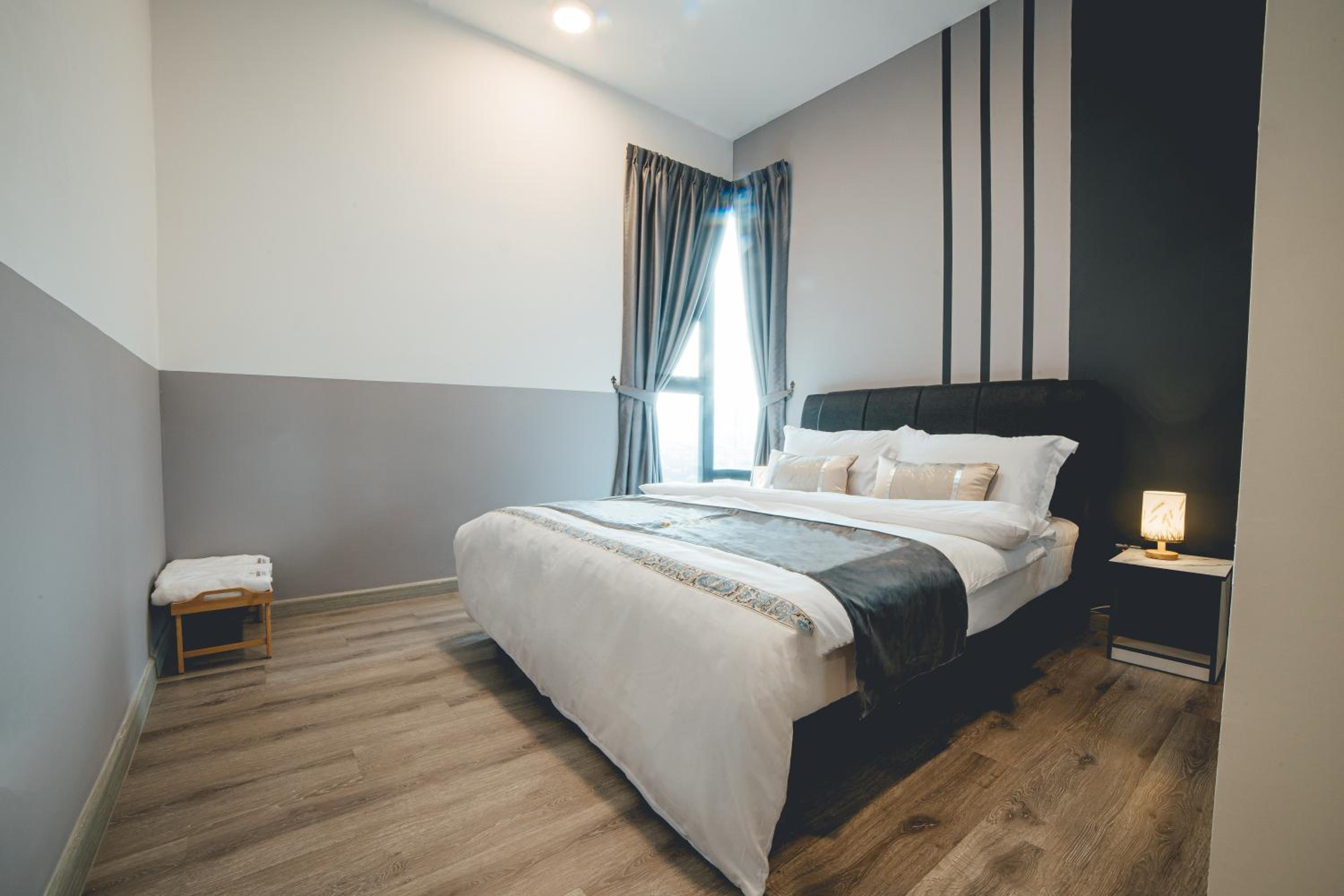 Mosaic Grand Luxury 3BR w bathtub near Midvalley by Our Stay
