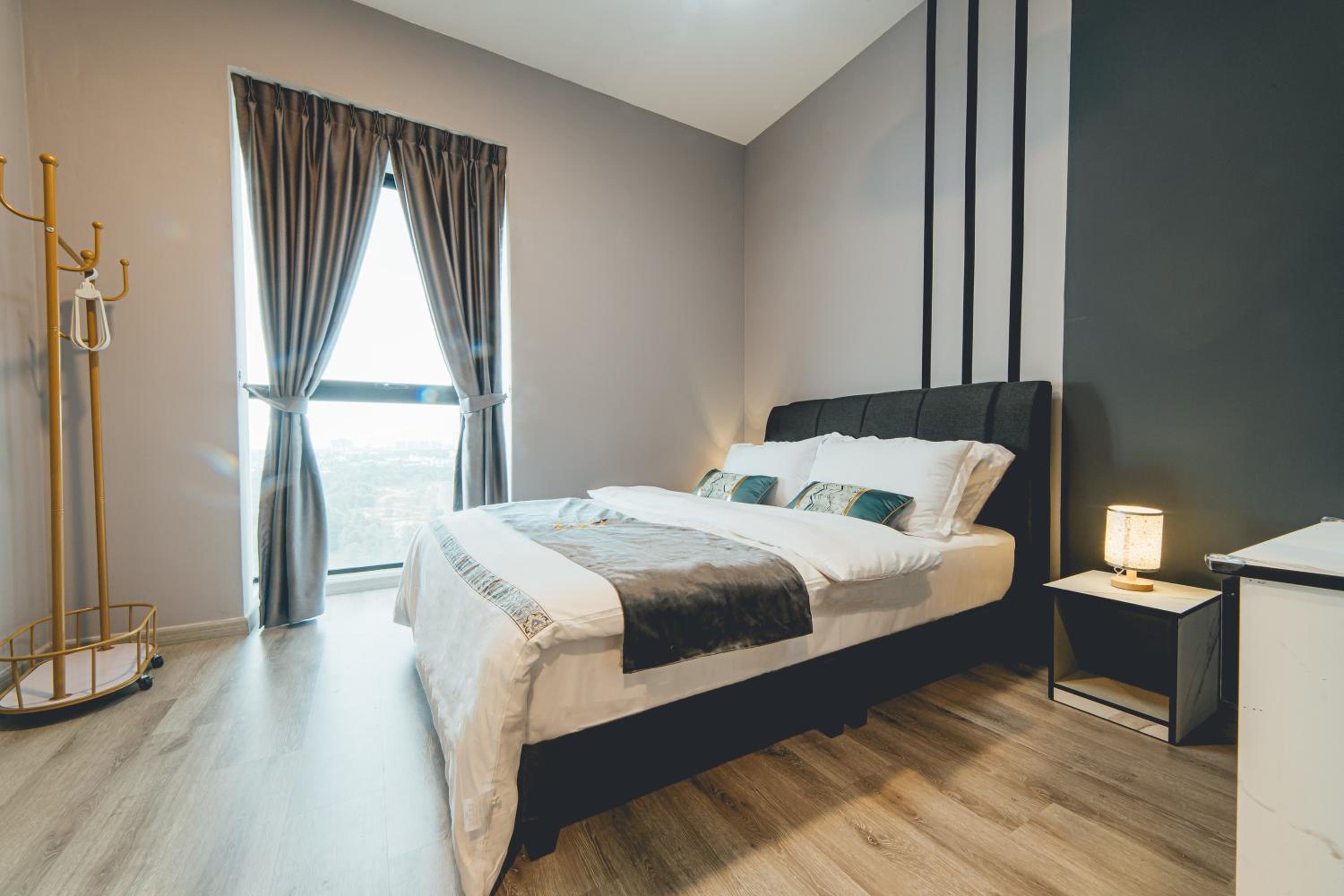 Mosaic Grand Luxury 3BR w bathtub near Midvalley by Our Stay