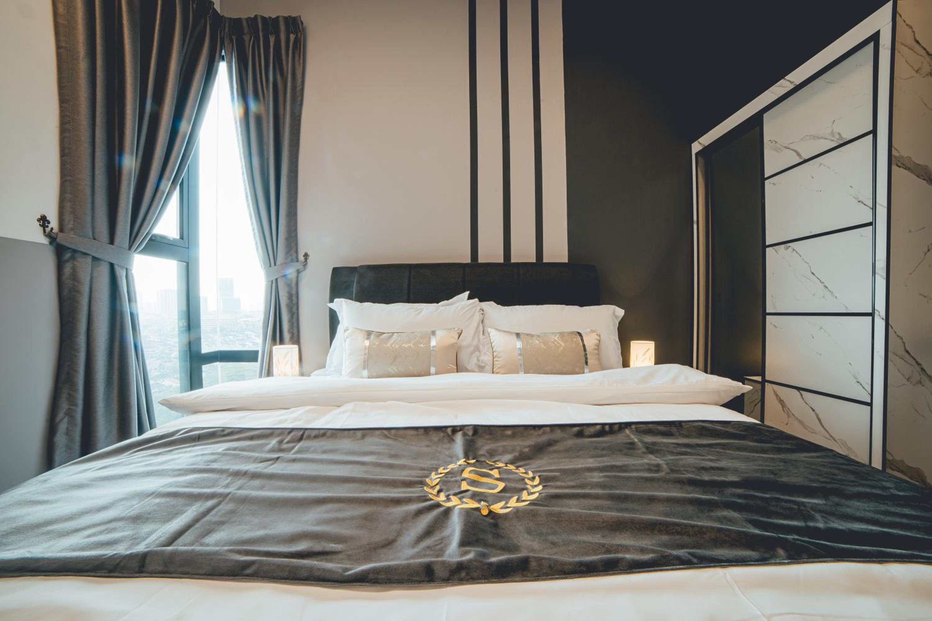 Mosaic Grand Luxury 3BR w bathtub near Midvalley by Our Stay