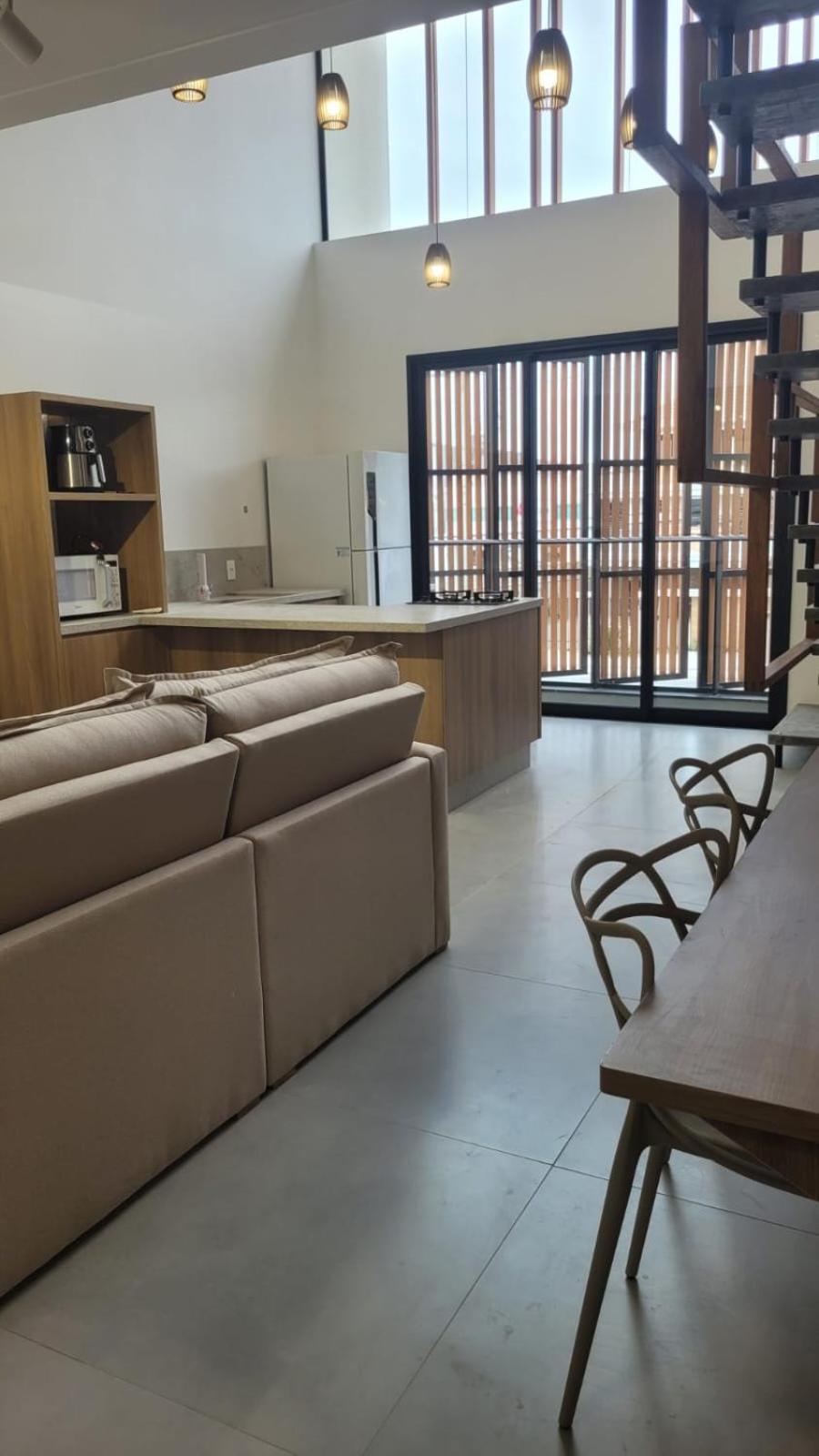 Loft Moderno, 500m Praia, Piscina, Sauna, WiFi 1GB