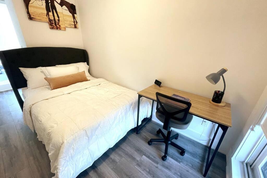 Exquisite, Bright & Modern Condo - Free Parking