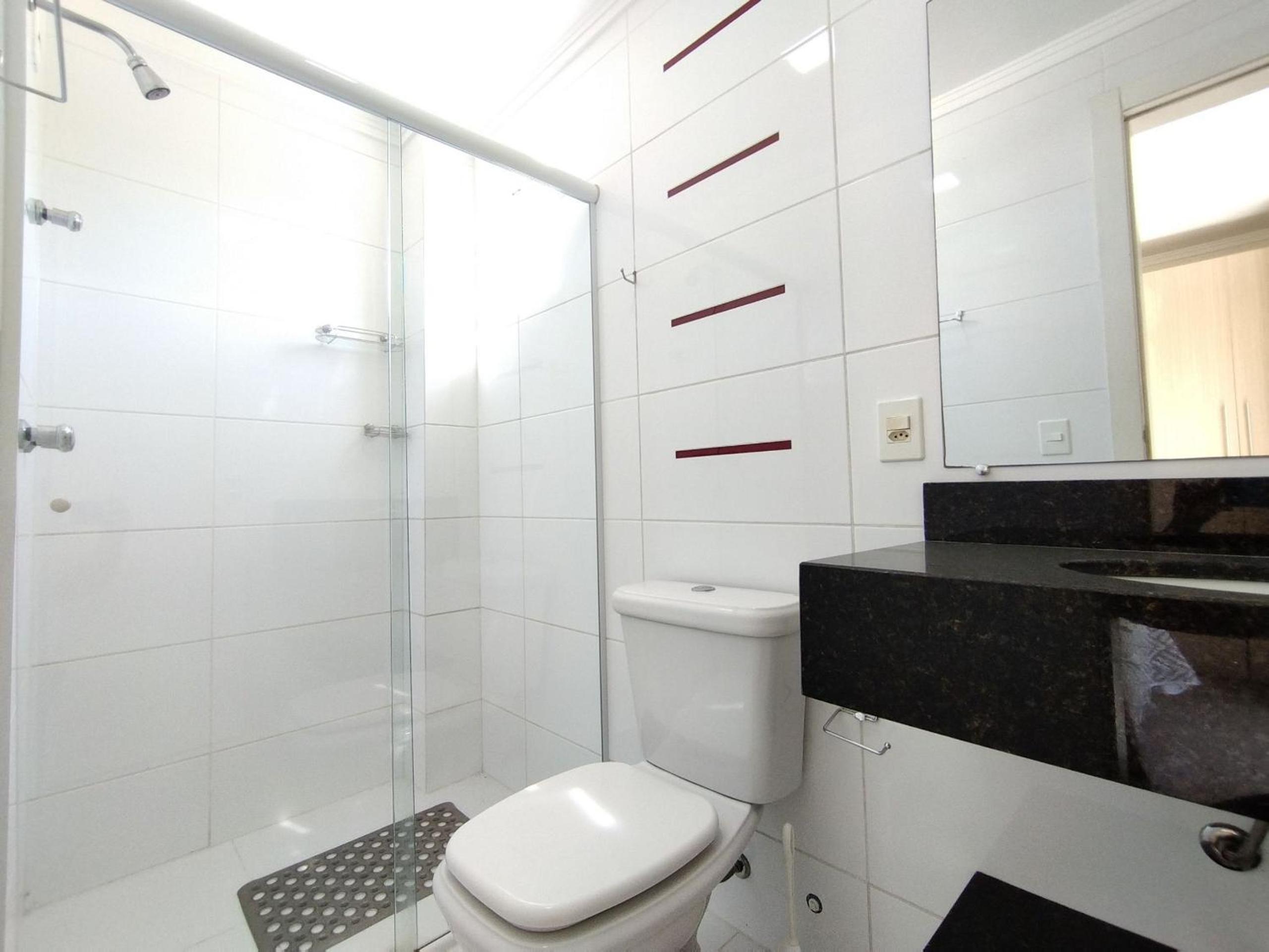 Apartamento 400m da Praia de Bombas - 2 dorms 6 pessoas