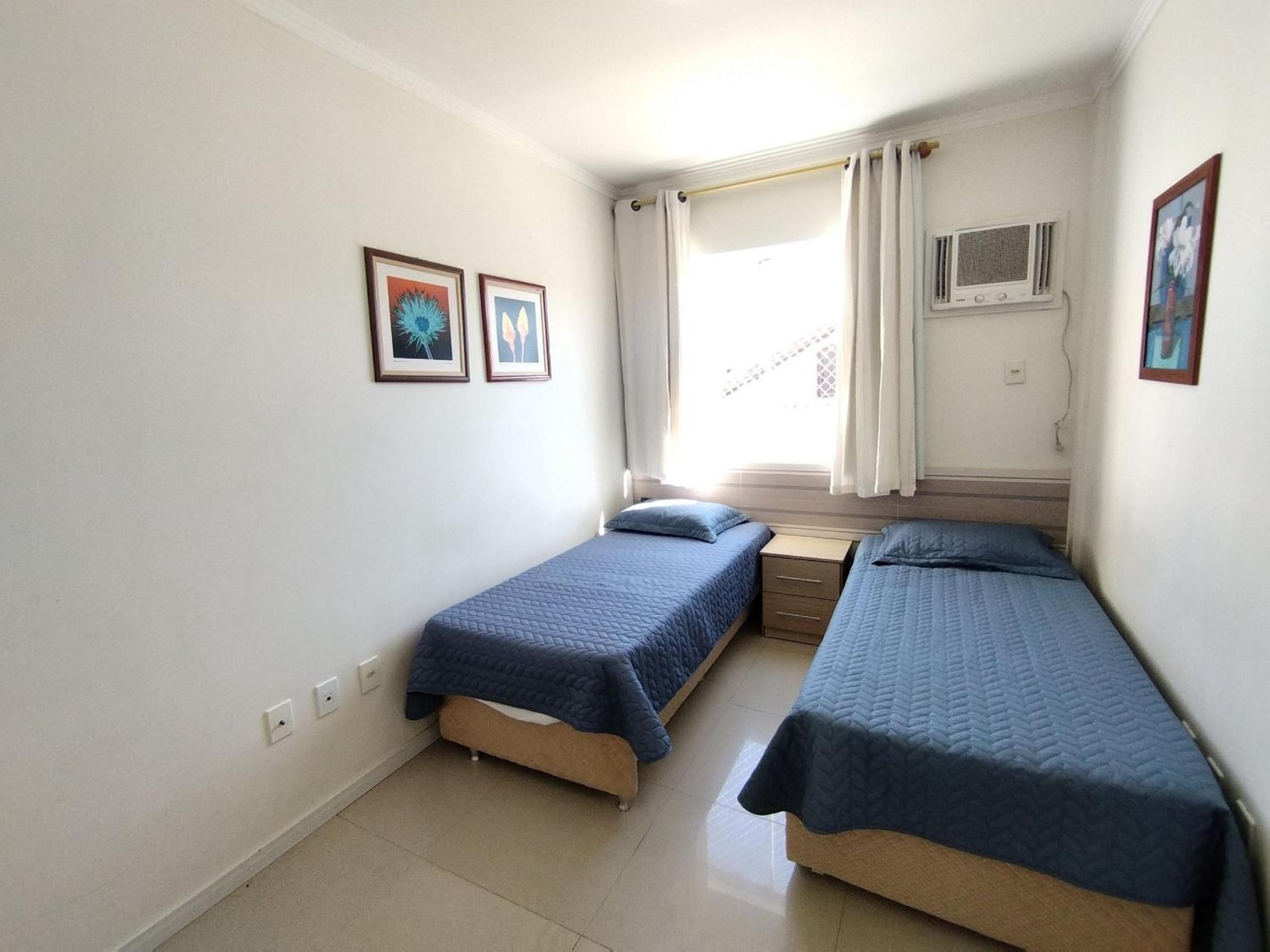 Apartamento 400m da Praia de Bombas - 2 dorms 6 pessoas