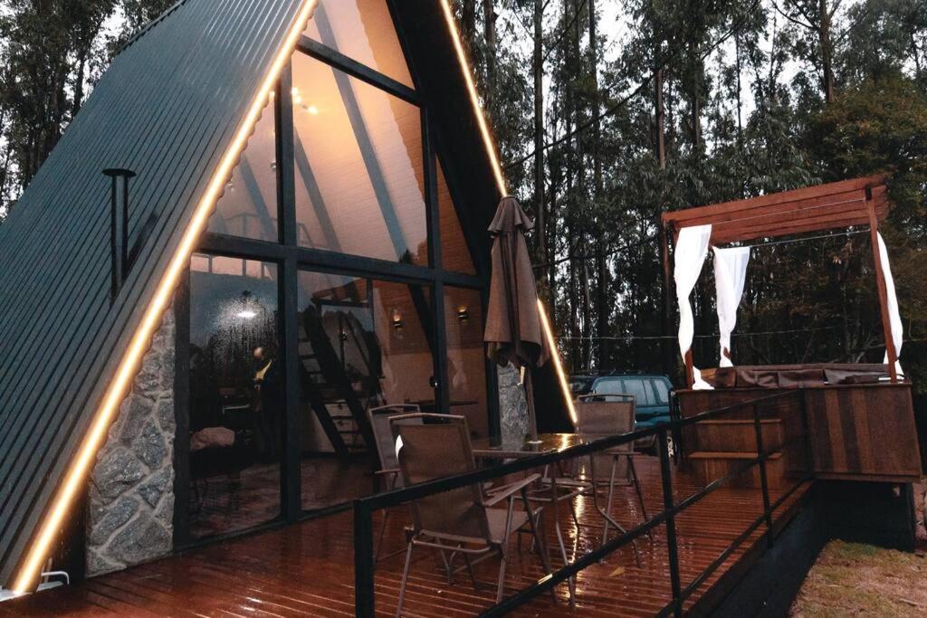 Cabana Raízes: A-Frame com vista para as montanhas