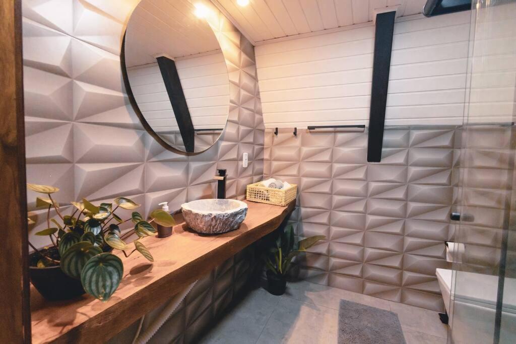 Cabana Raízes: A-Frame com vista para as montanhas