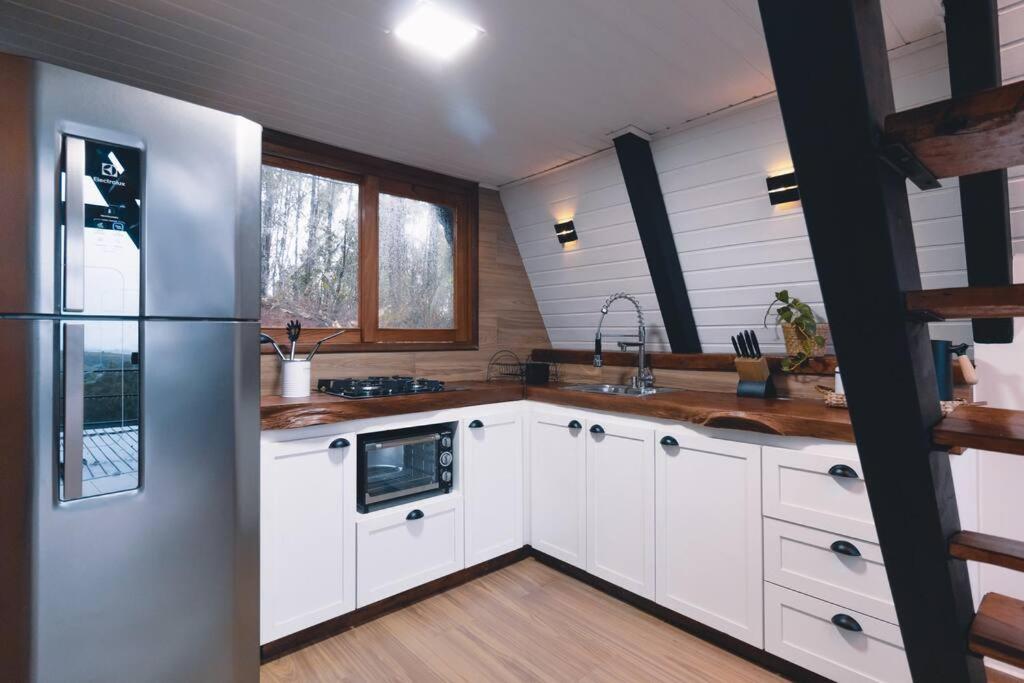 Cabana Raízes: A-Frame com vista para as montanhas