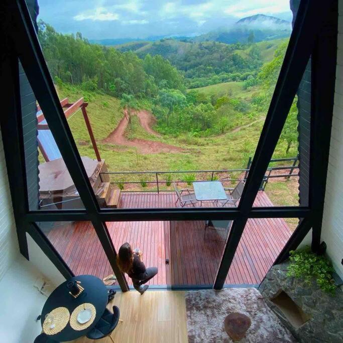 Cabana Raízes: A-Frame com vista para as montanhas